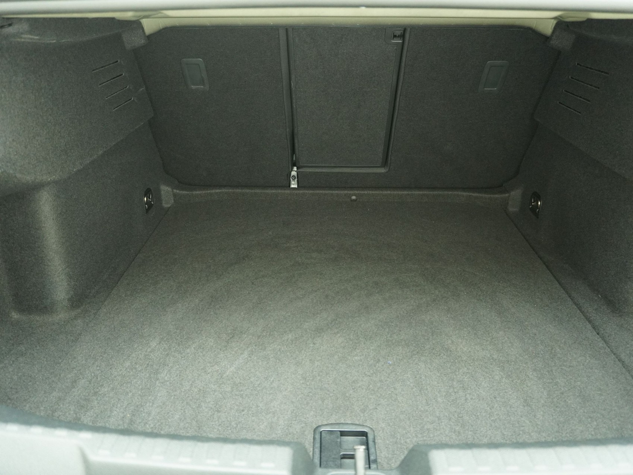 listing desktop thumbnail image 11