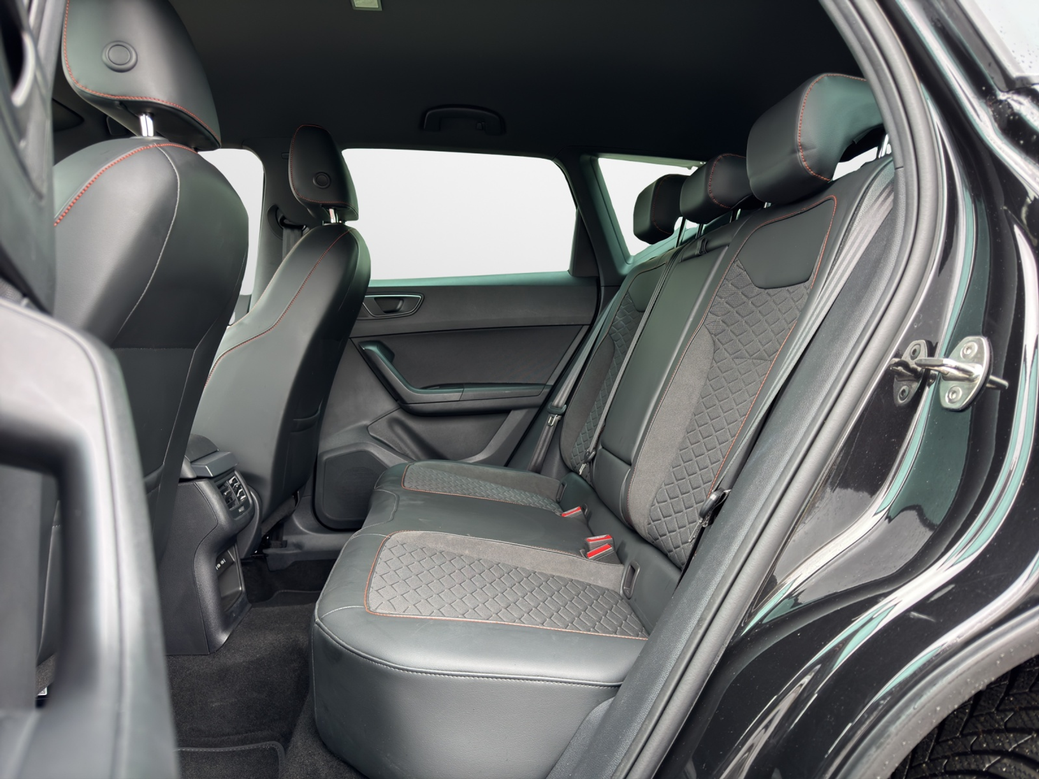 listing desktop thumbnail image 5