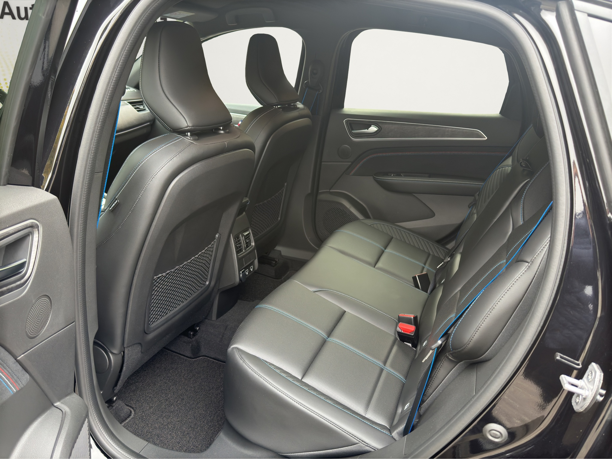 listing desktop thumbnail image 14