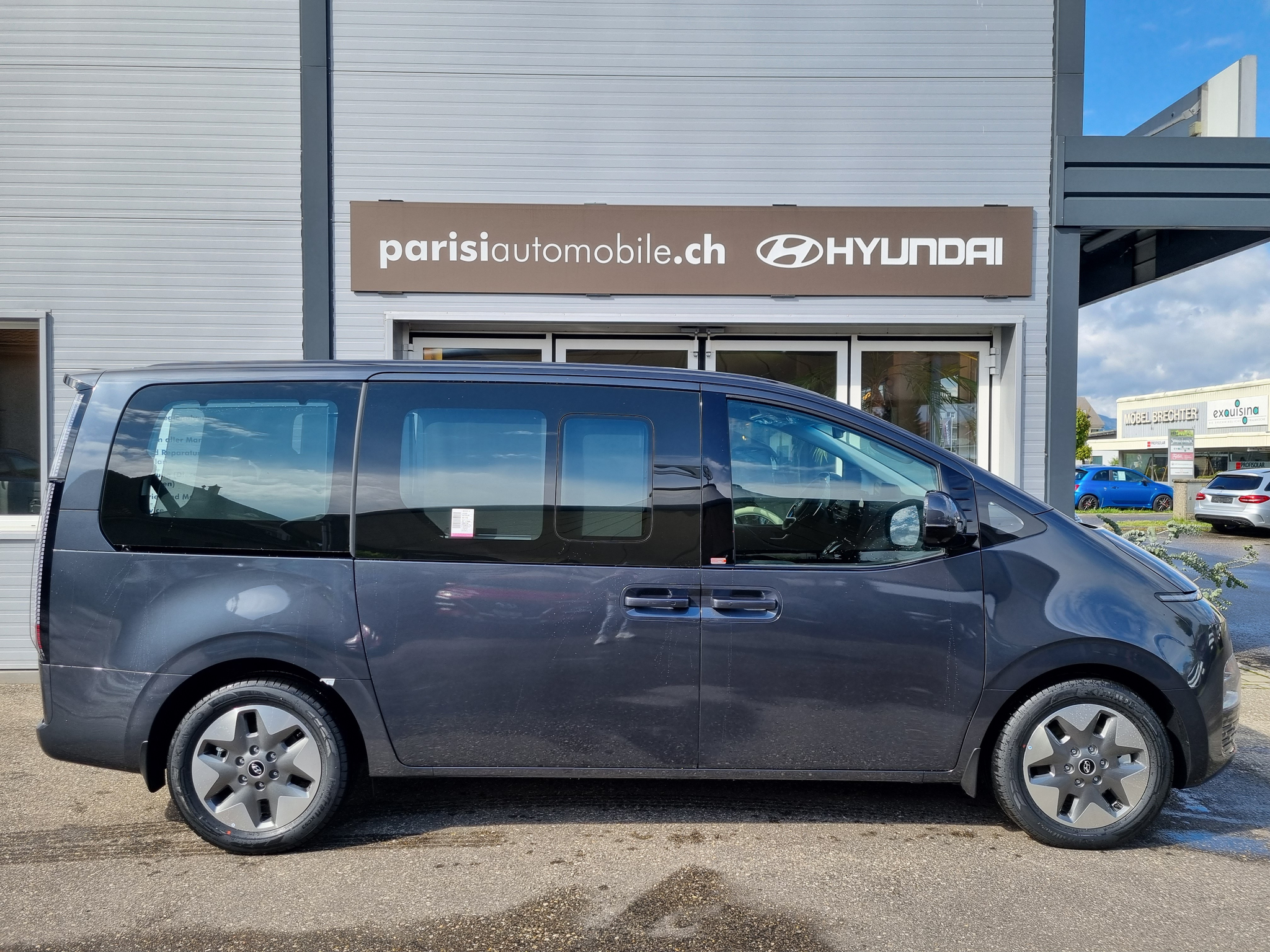 listing desktop thumbnail image 3