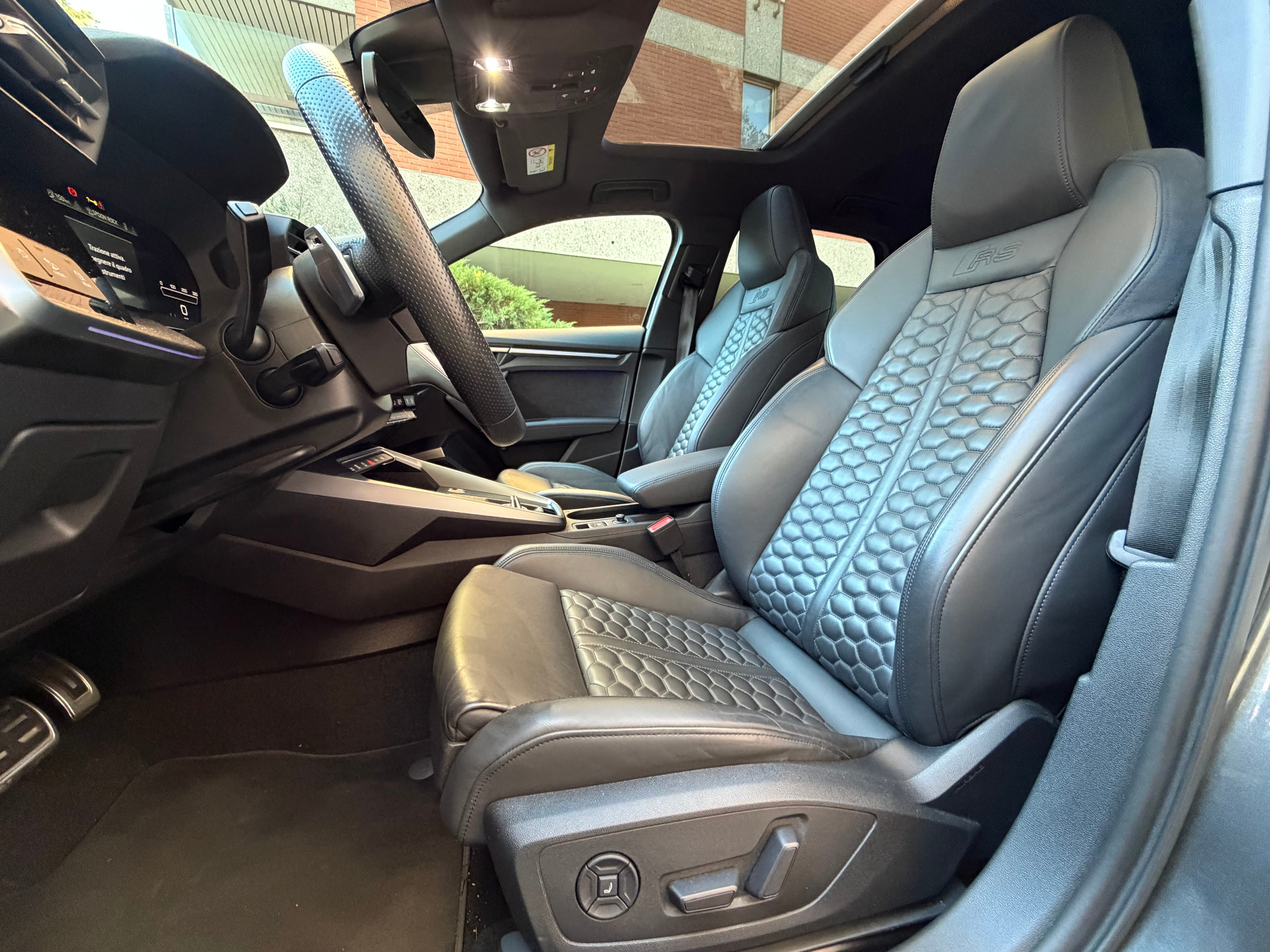 listing desktop thumbnail image 8