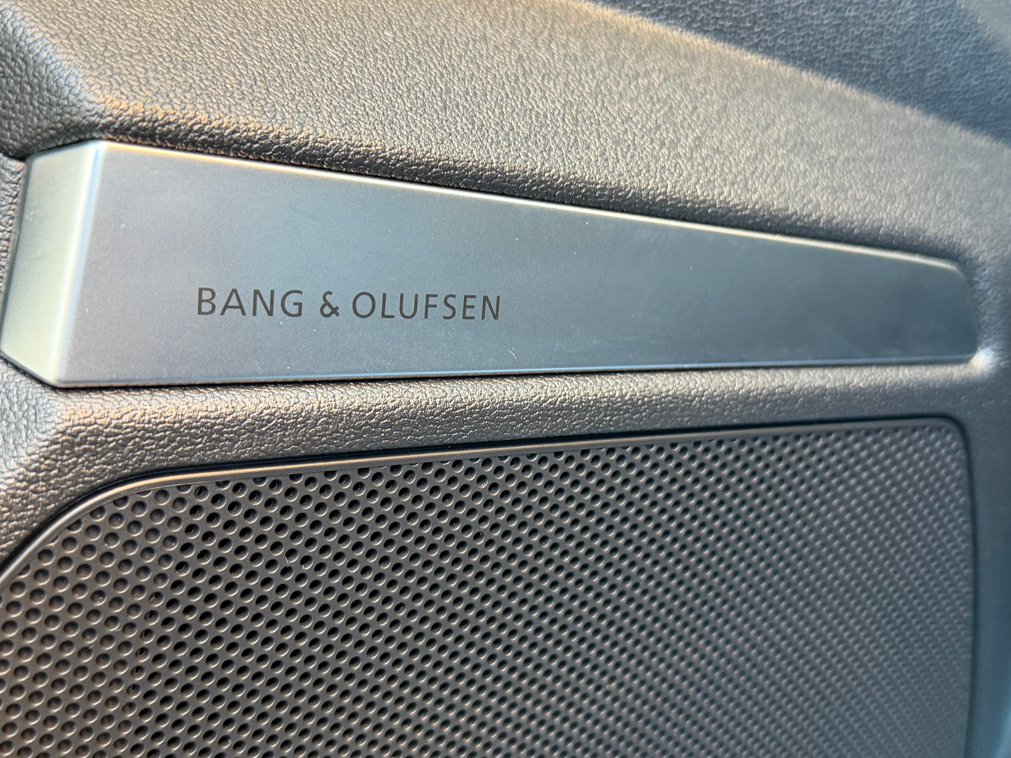 listing desktop thumbnail image 12