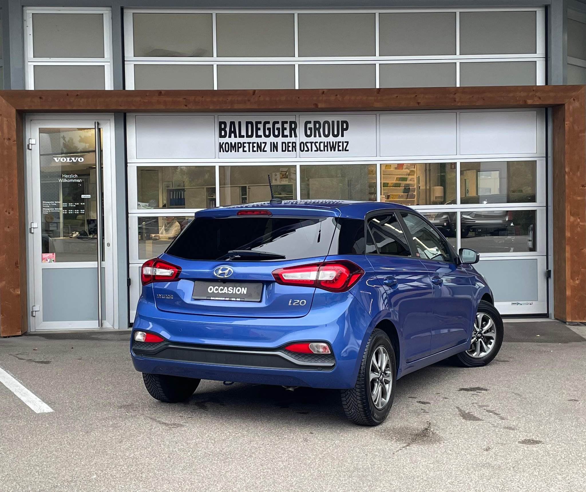 listing desktop thumbnail image 2