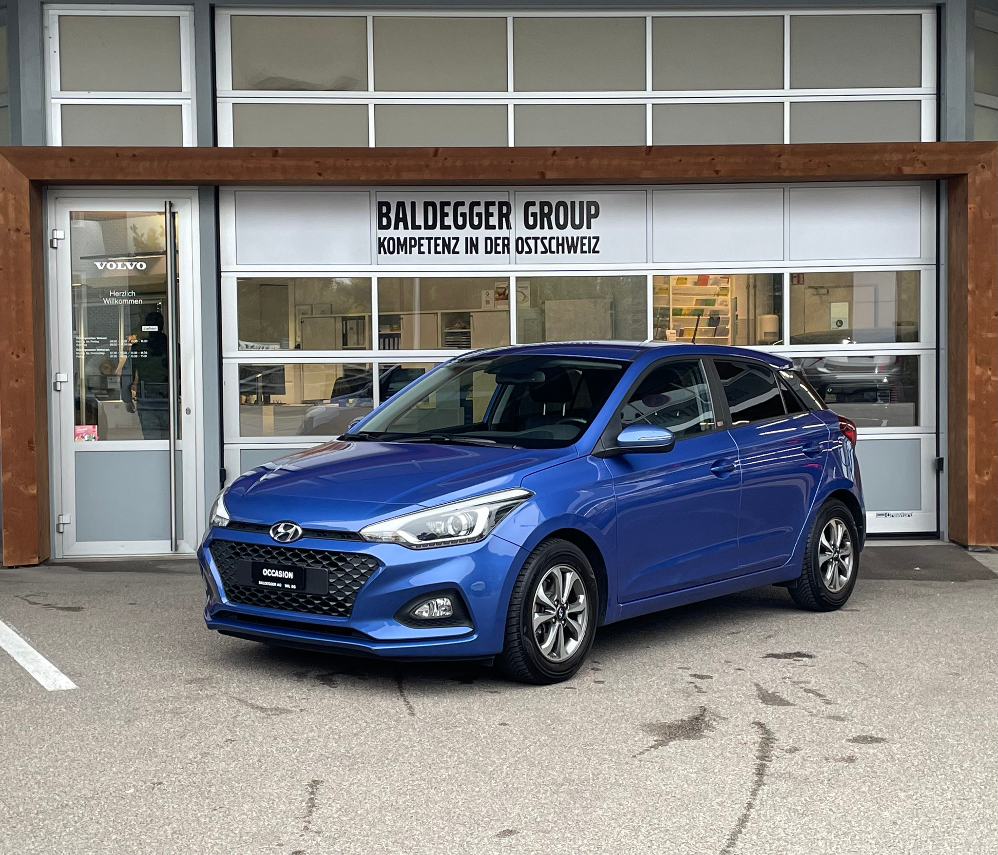 listing desktop thumbnail image 1