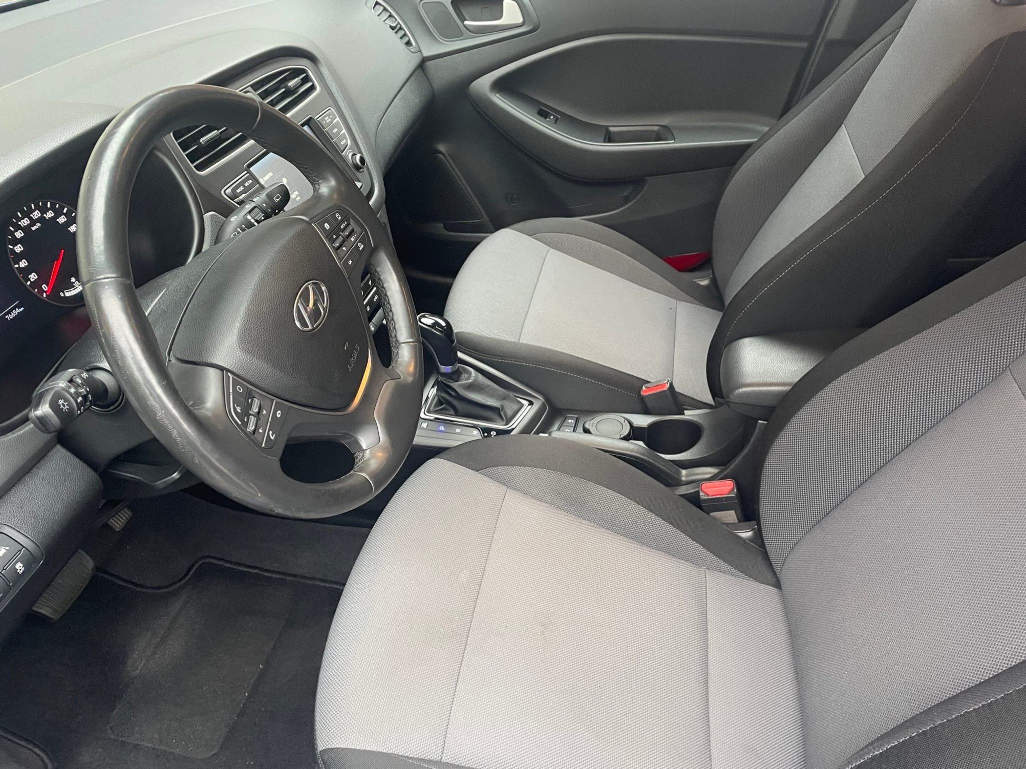 listing desktop thumbnail image 3