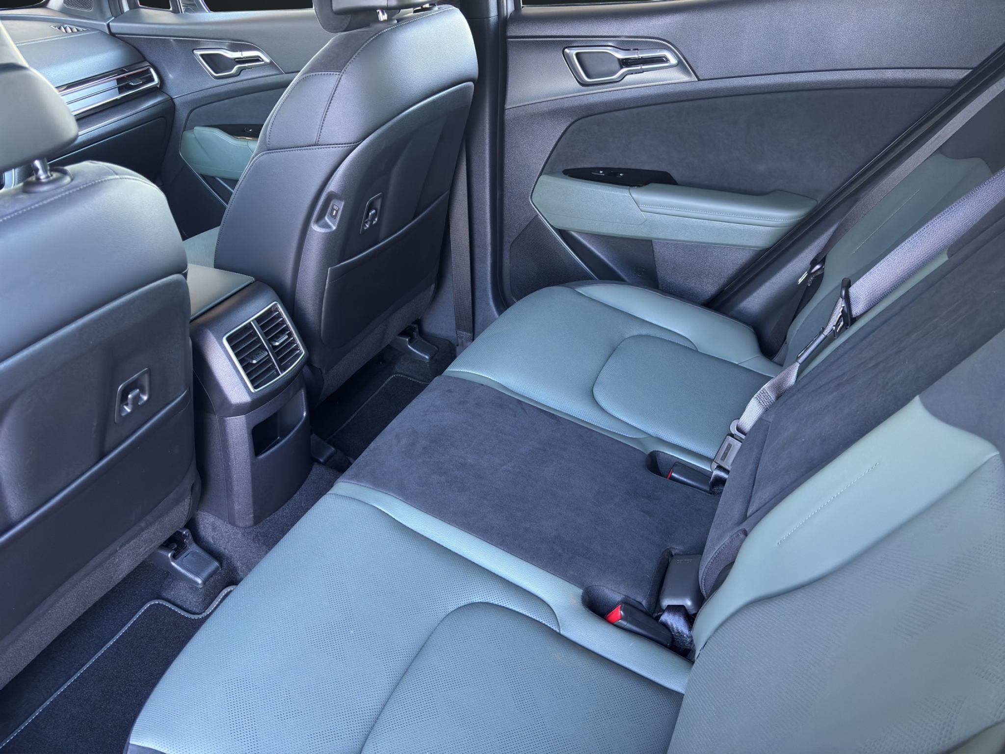 listing desktop thumbnail image 10