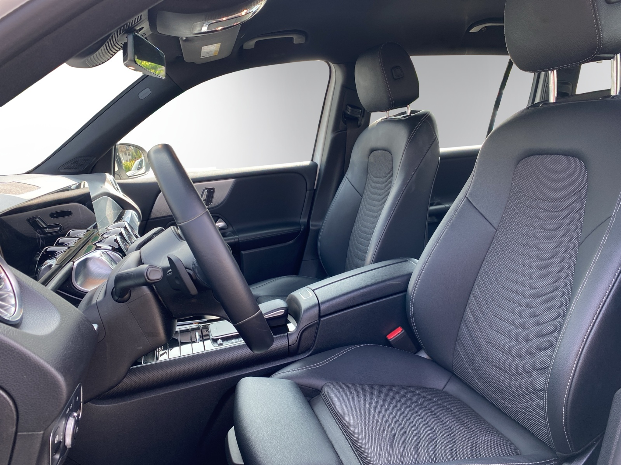 listing desktop thumbnail image 6