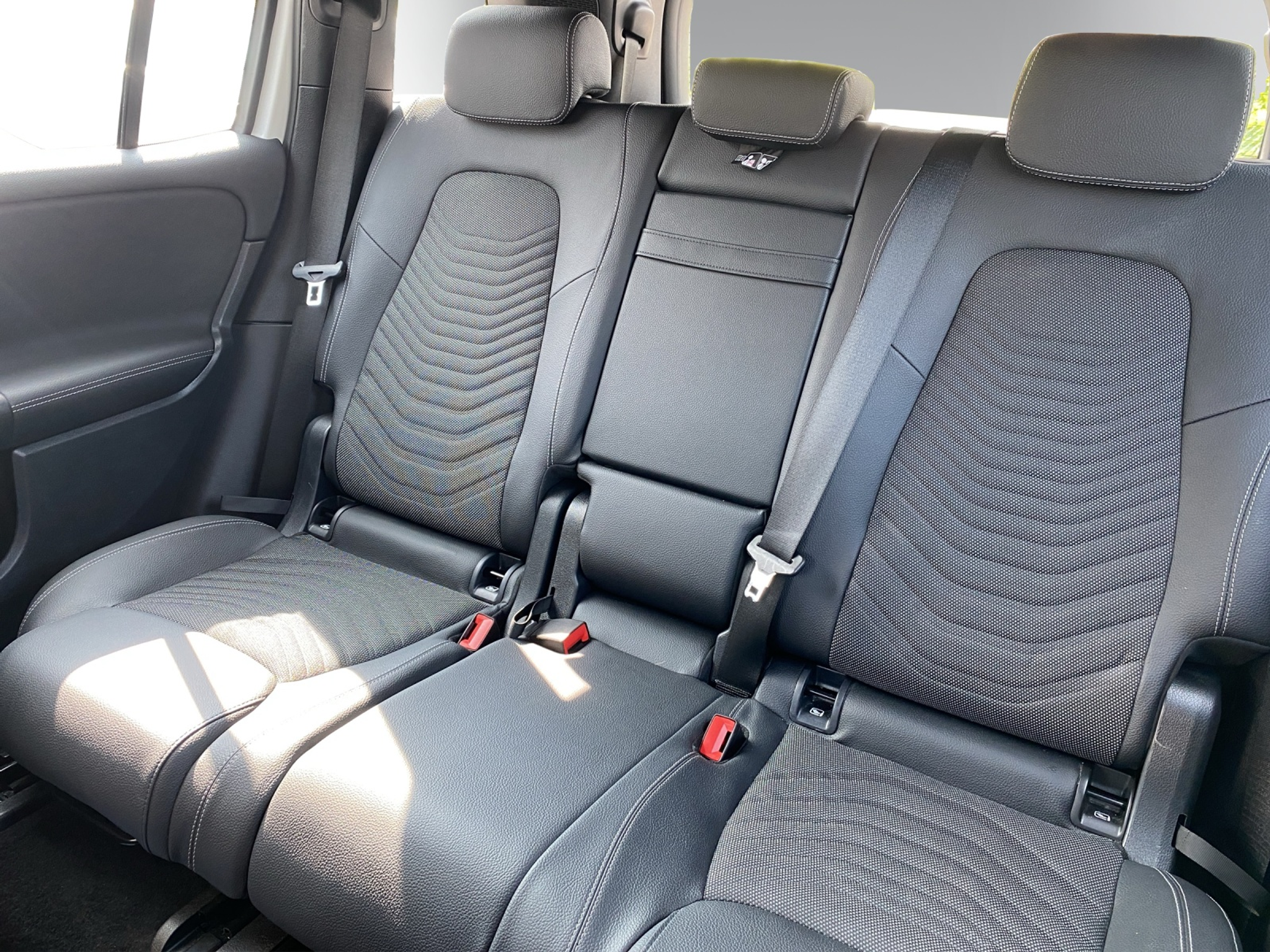 listing desktop thumbnail image 12