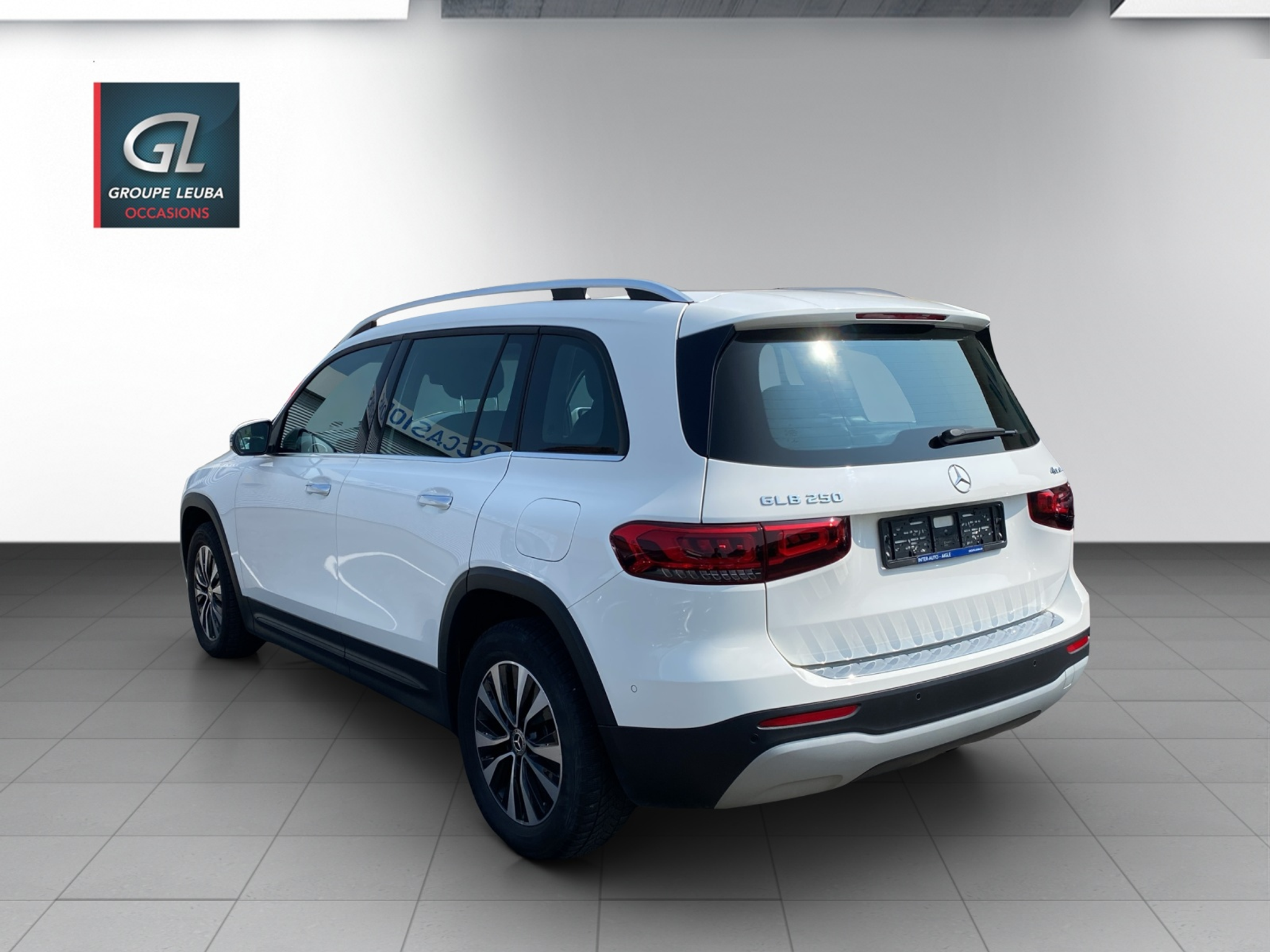 listing desktop thumbnail image 3