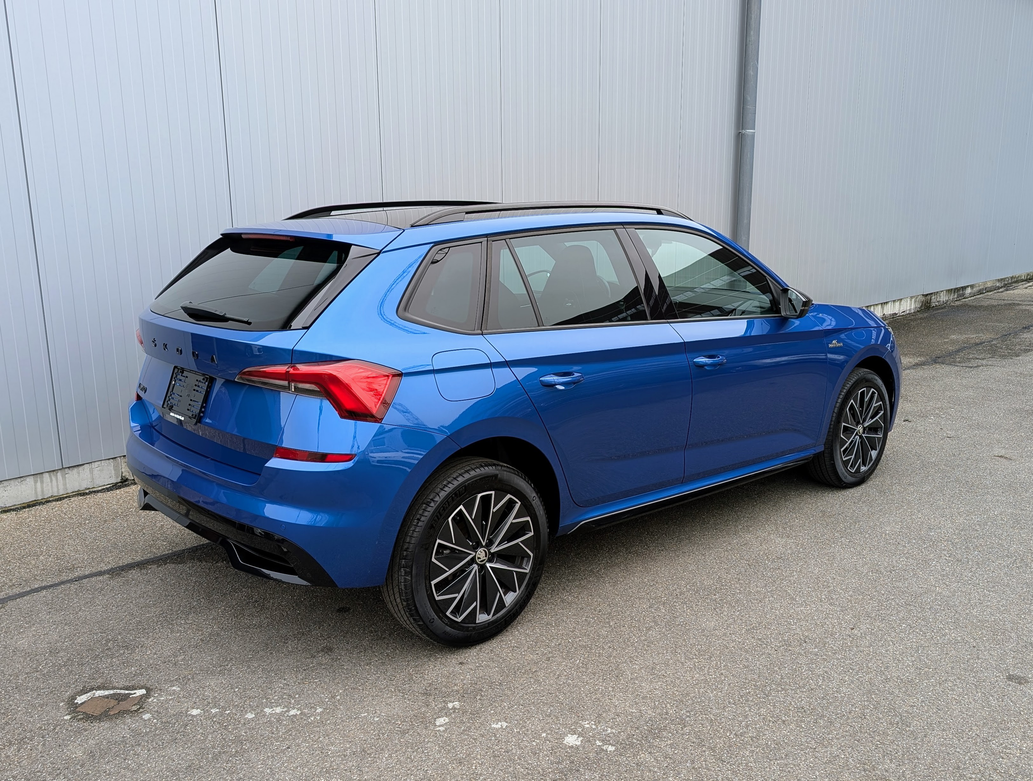 listing desktop thumbnail image 12