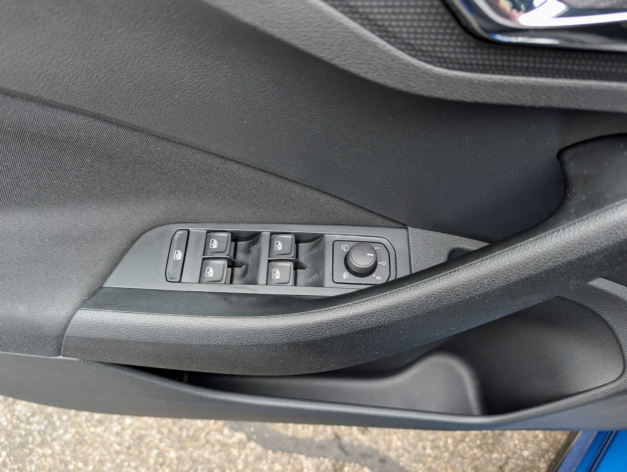 listing desktop thumbnail image 8