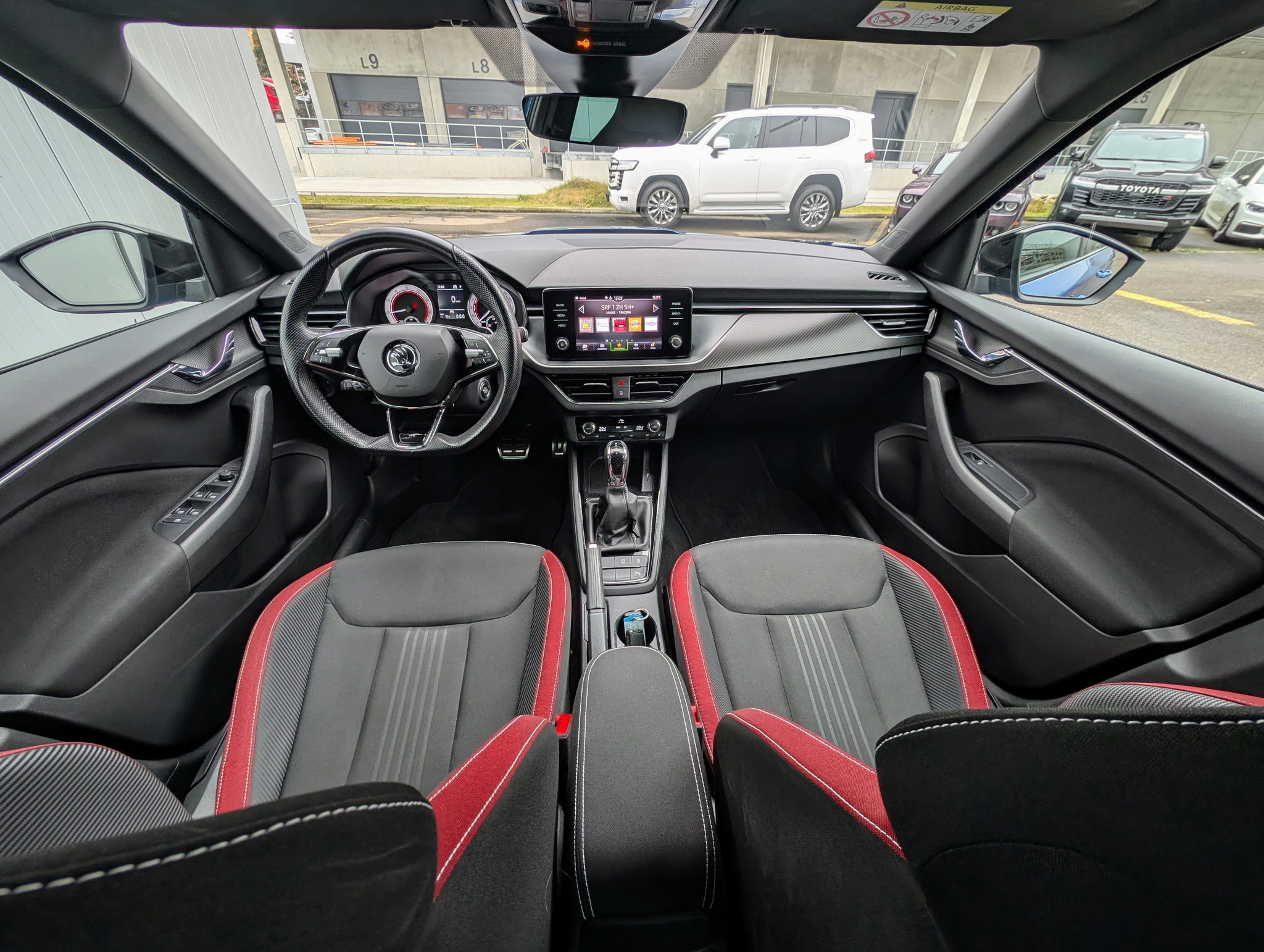 listing desktop thumbnail image 3