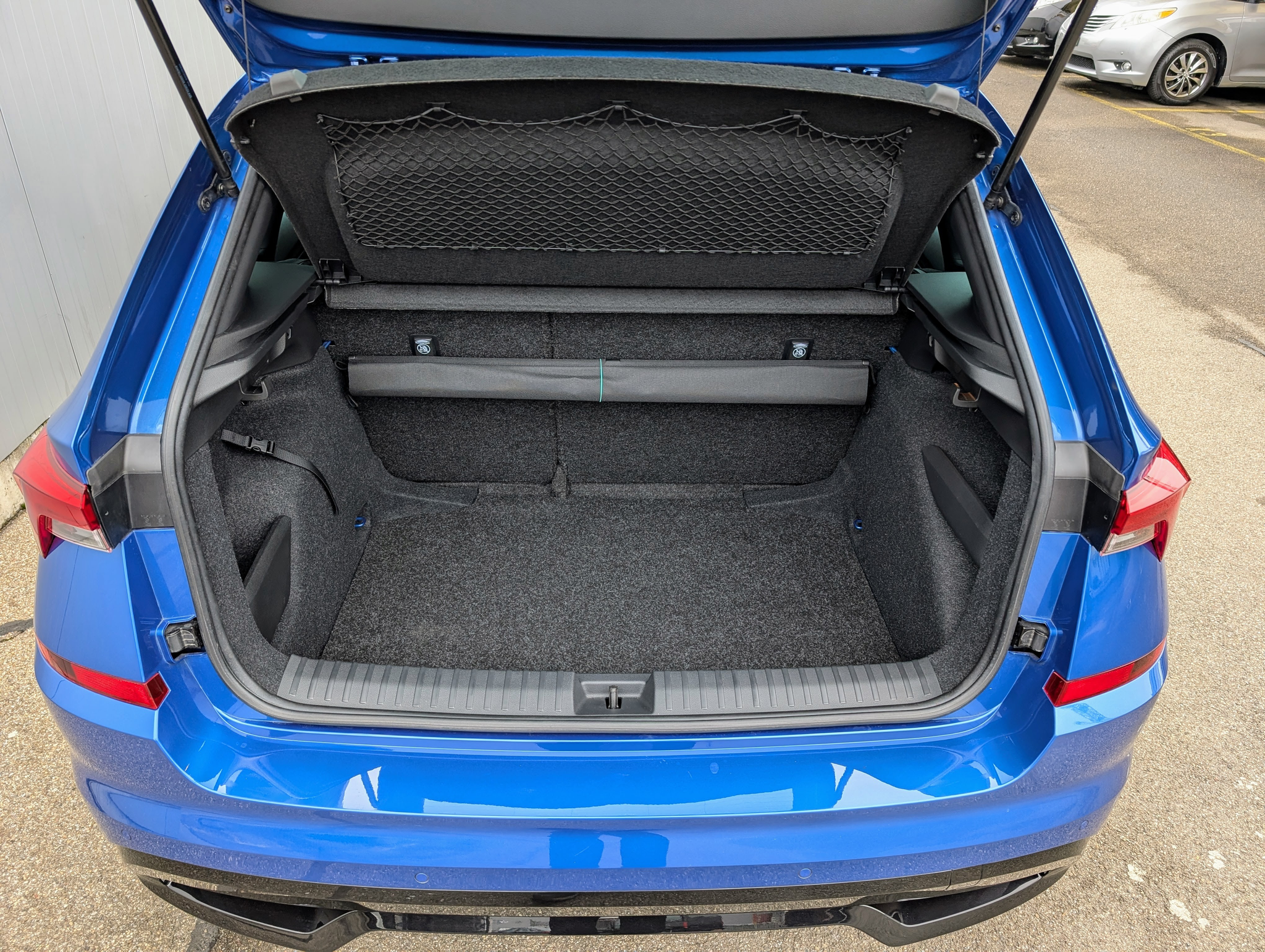 listing desktop thumbnail image 11