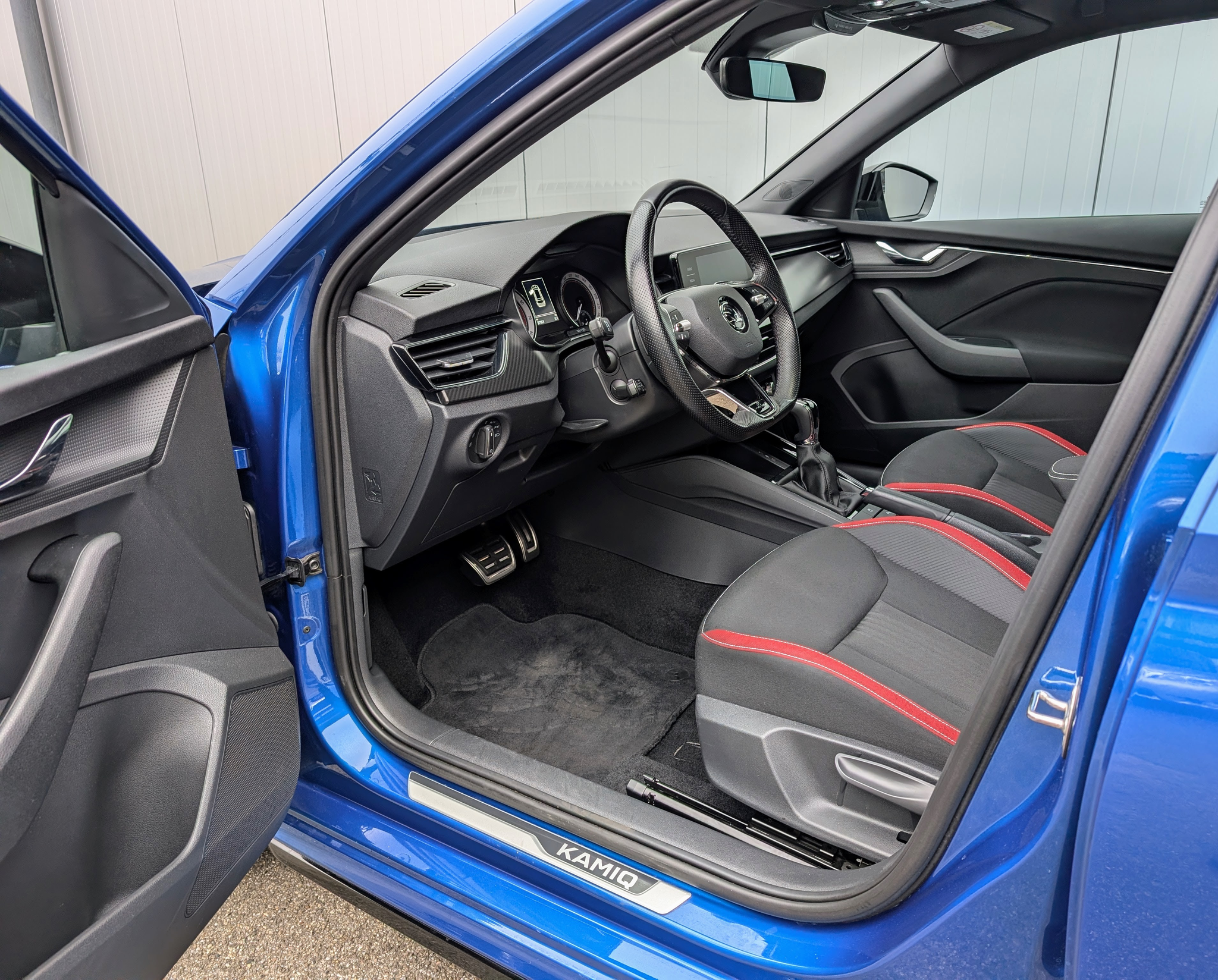 listing desktop thumbnail image 1