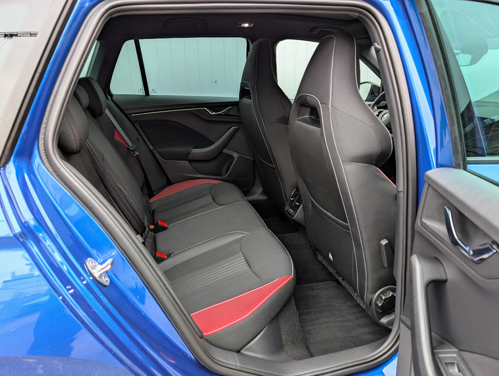 listing desktop thumbnail image 13