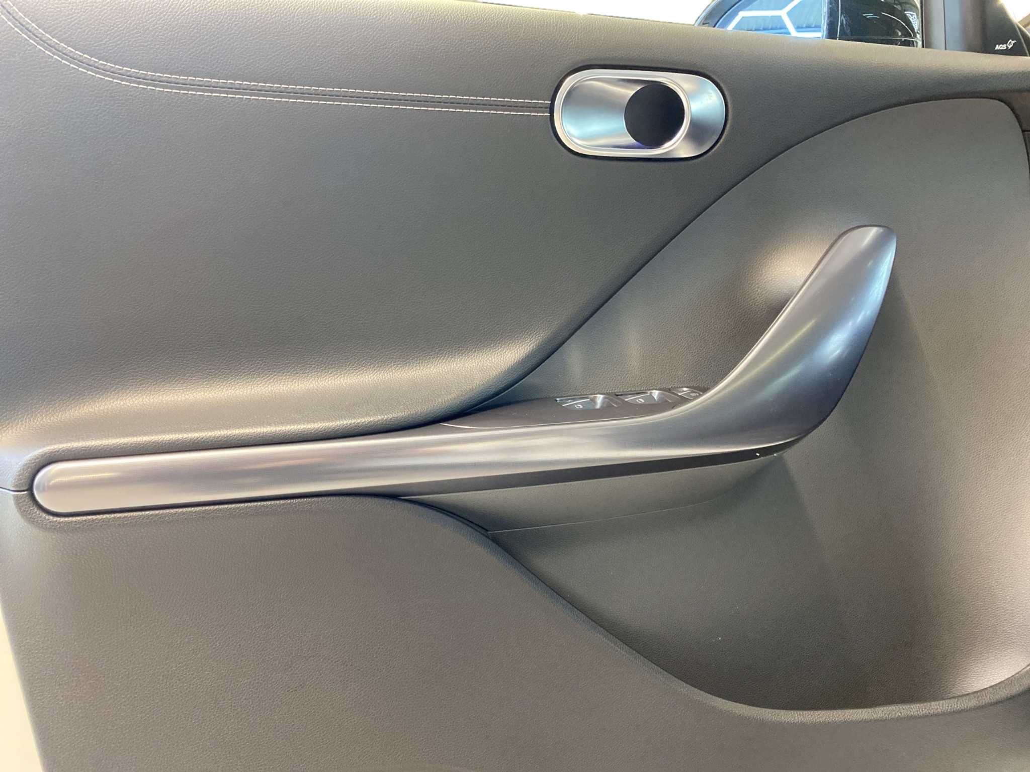 listing desktop thumbnail image 10