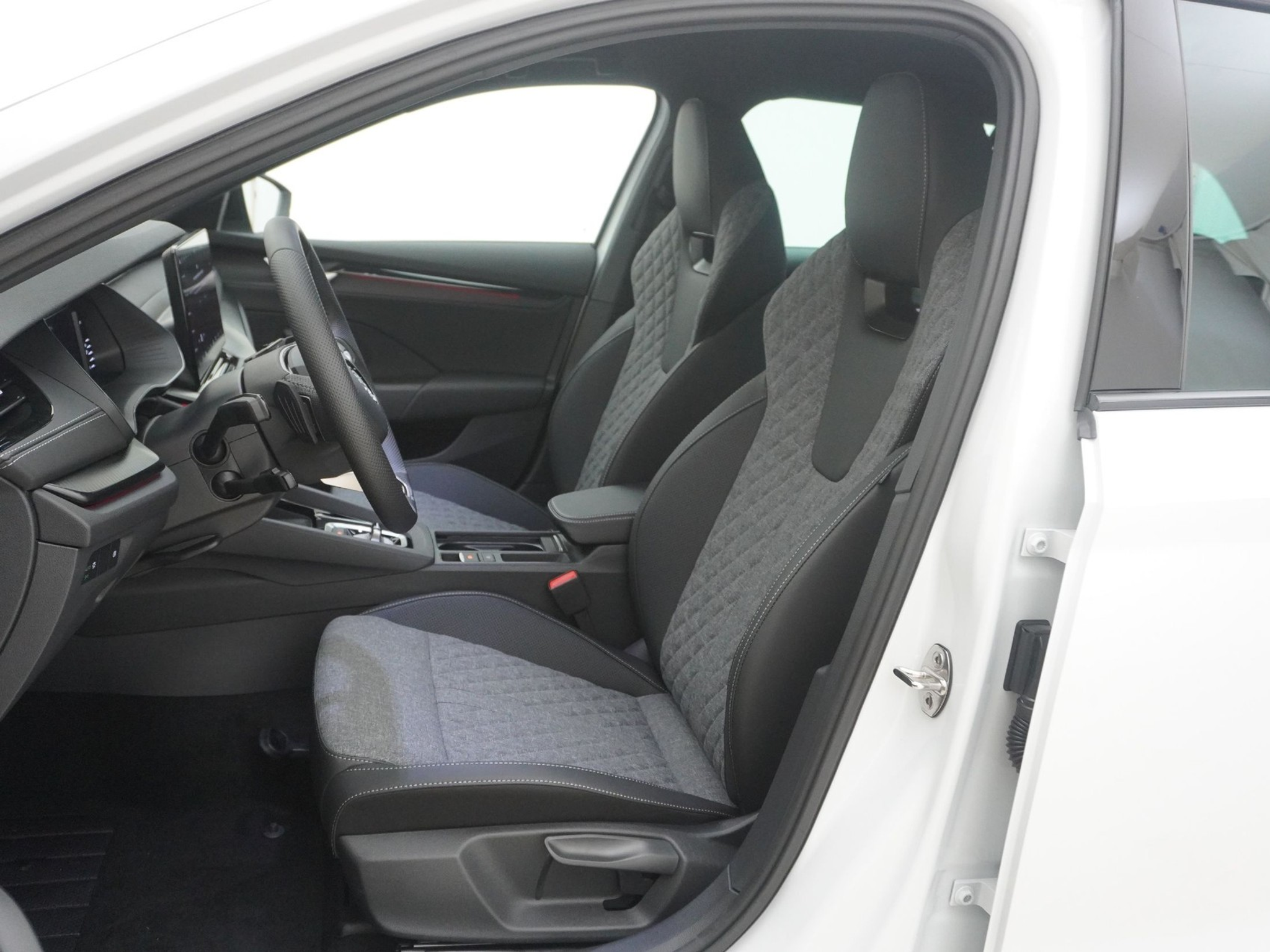 listing desktop thumbnail image 12