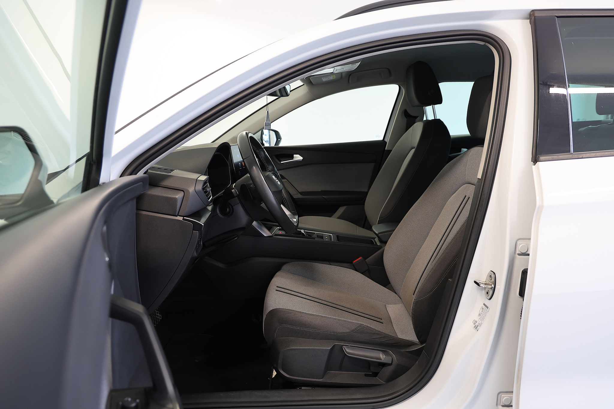 listing desktop thumbnail image 5