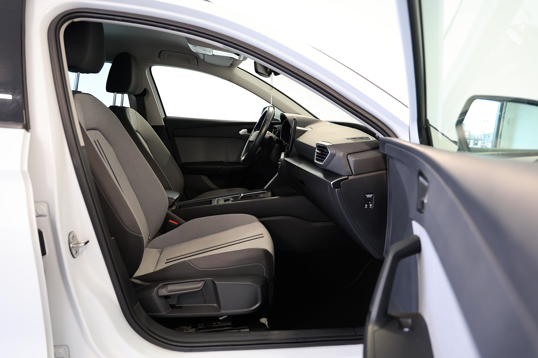 listing desktop thumbnail image 11