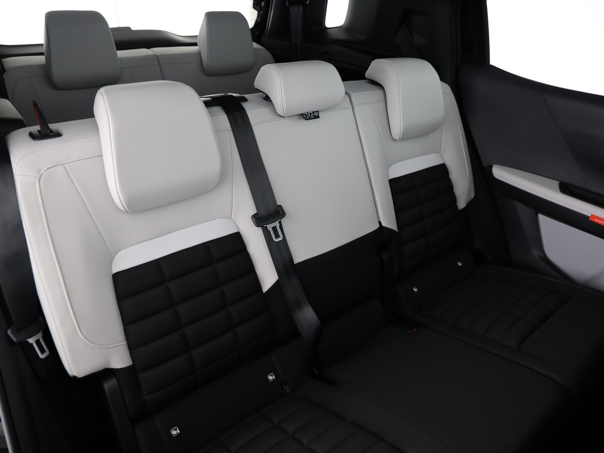 listing desktop thumbnail image 7