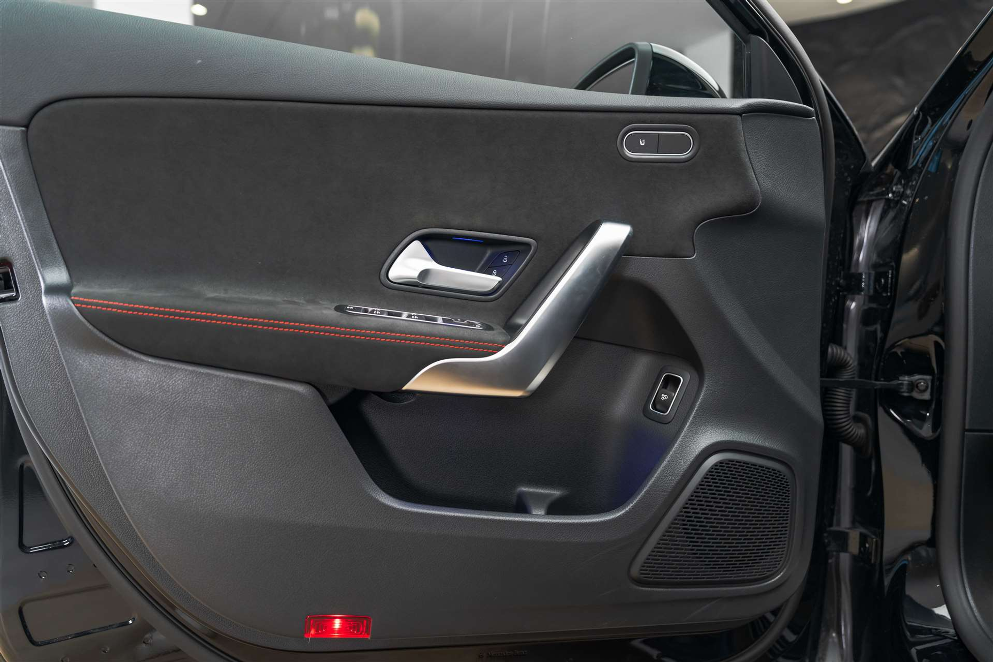 listing desktop thumbnail image 21