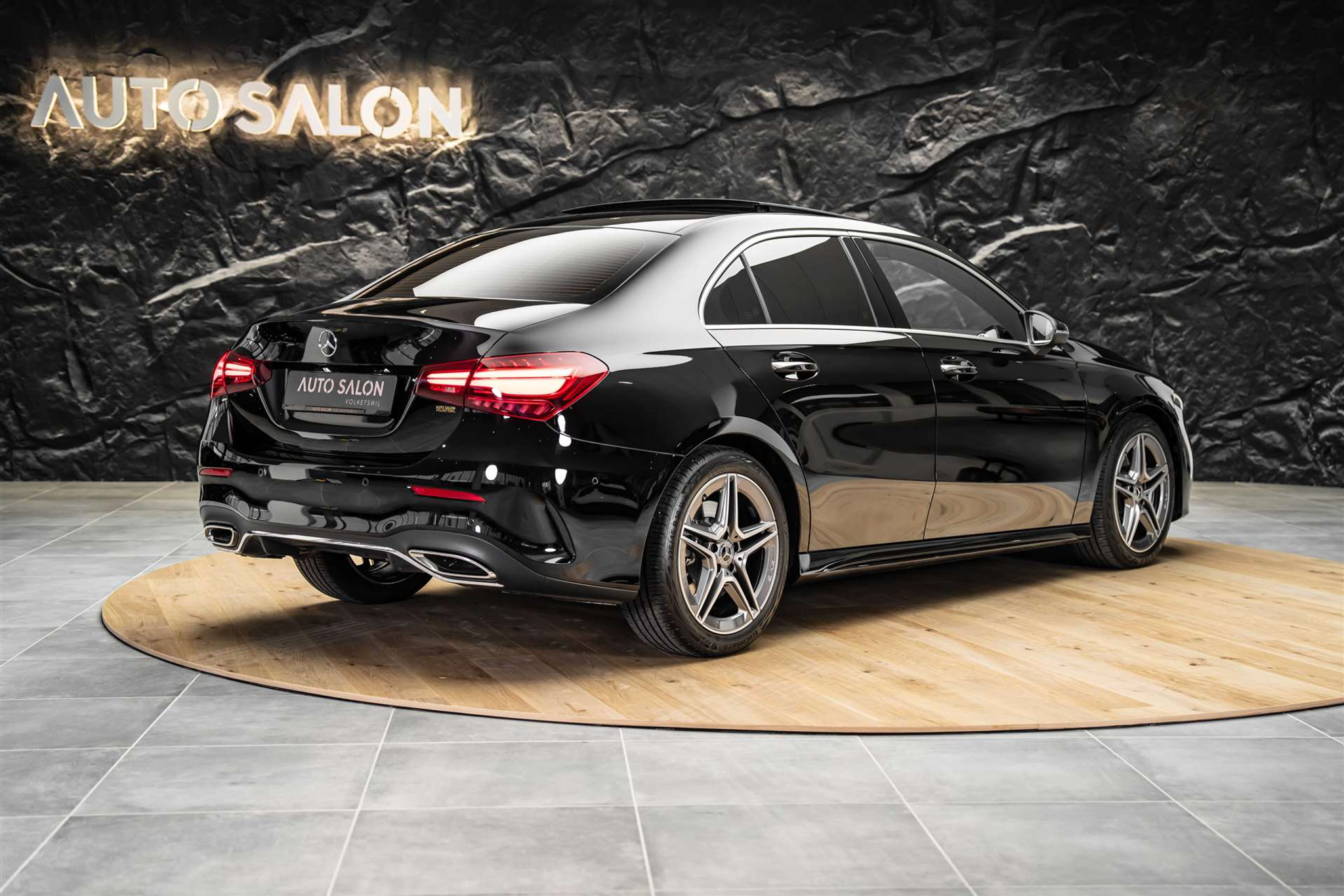 listing desktop thumbnail image 4