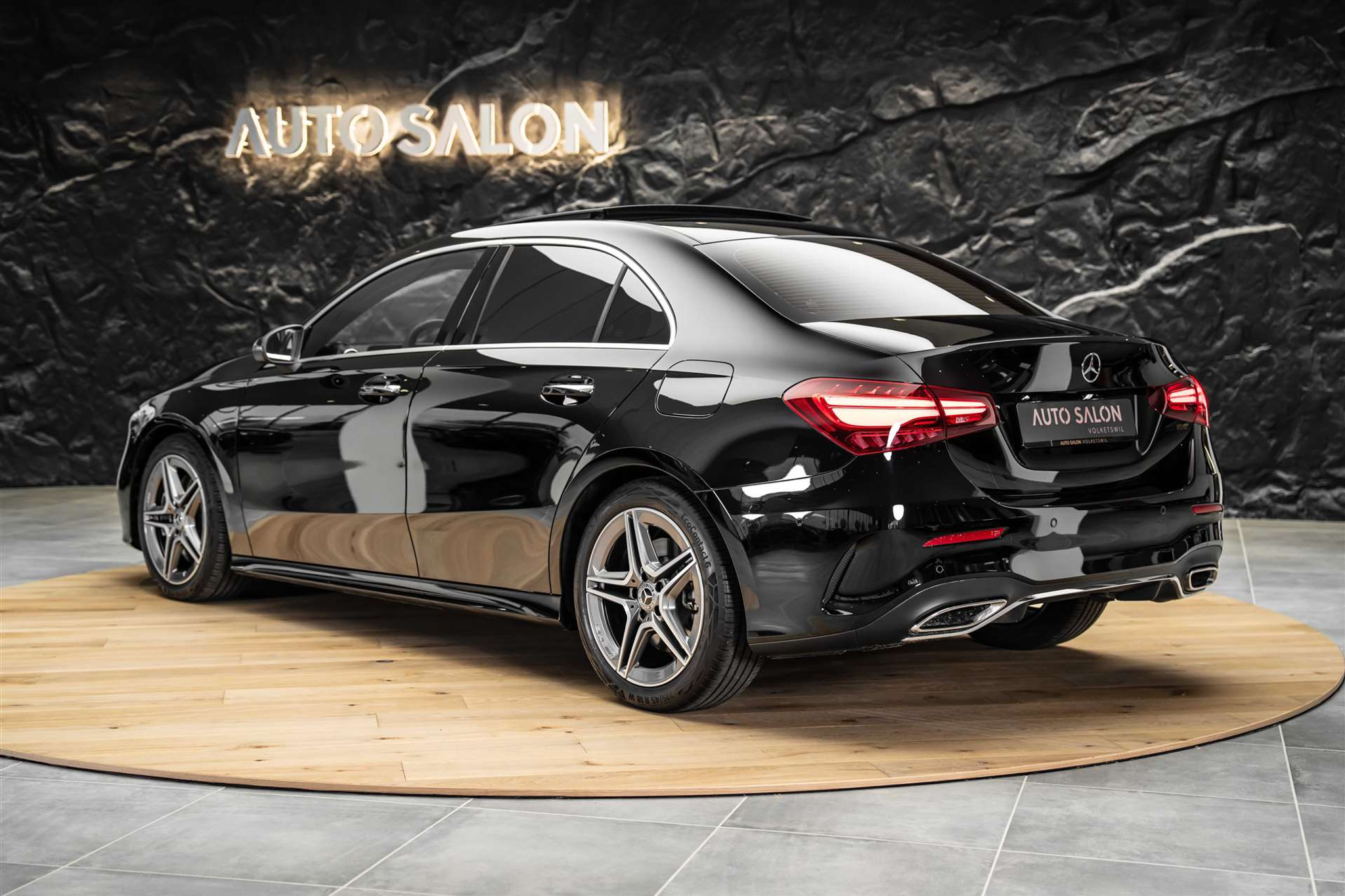 listing desktop thumbnail image 2