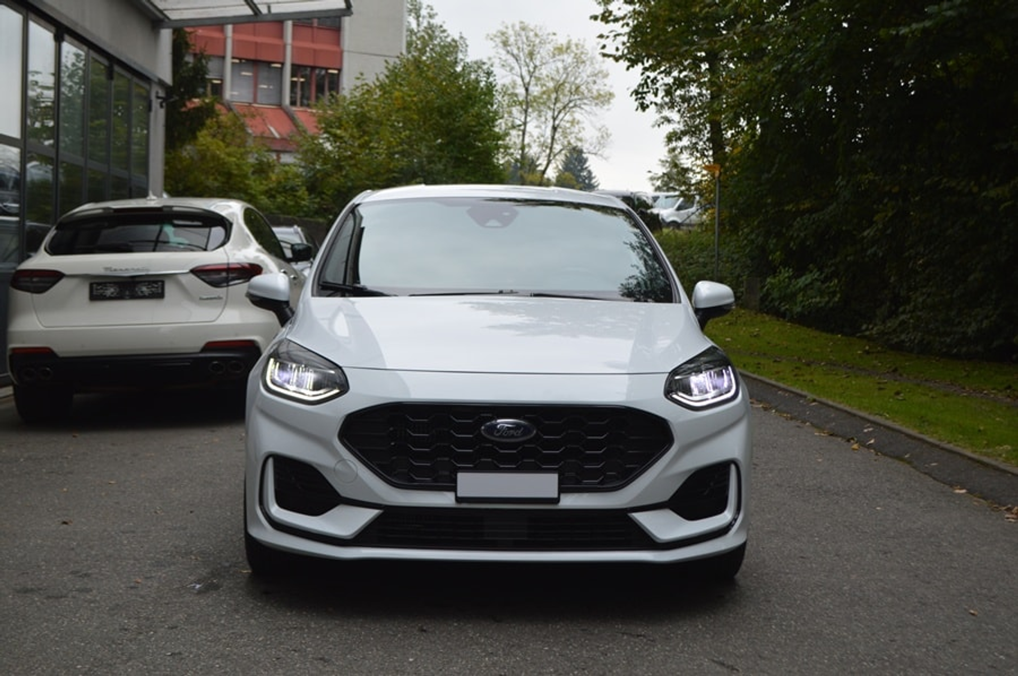 listing desktop thumbnail image 1