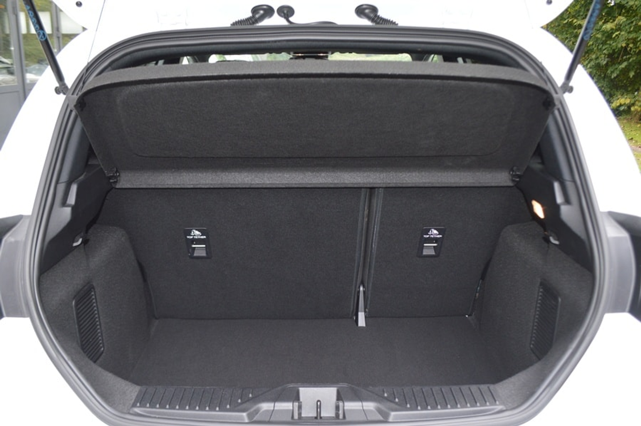 listing desktop thumbnail image 12