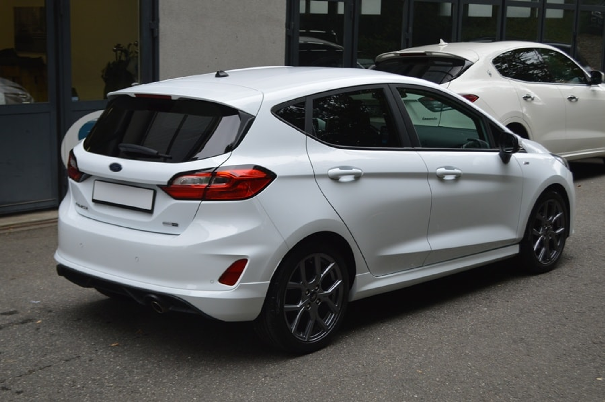 listing desktop thumbnail image 15