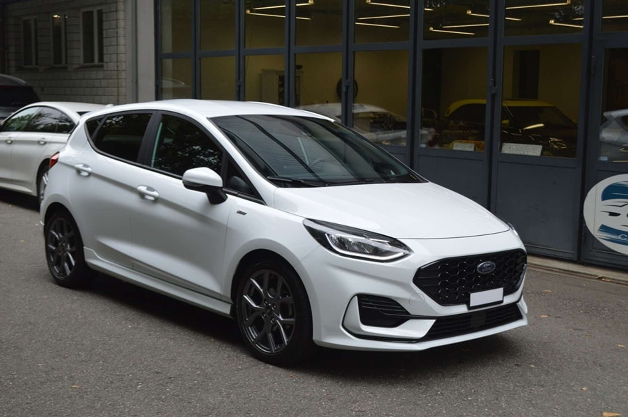 listing desktop thumbnail image 14