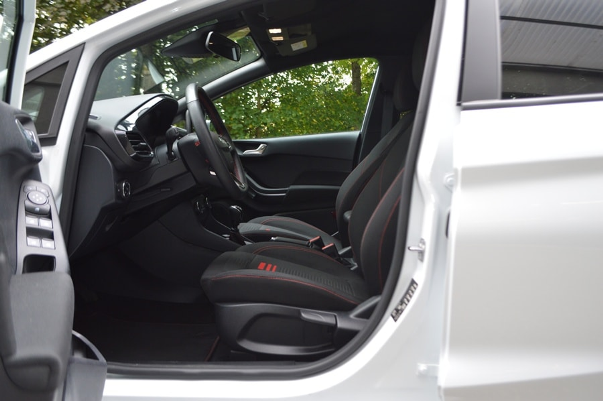 listing desktop thumbnail image 5