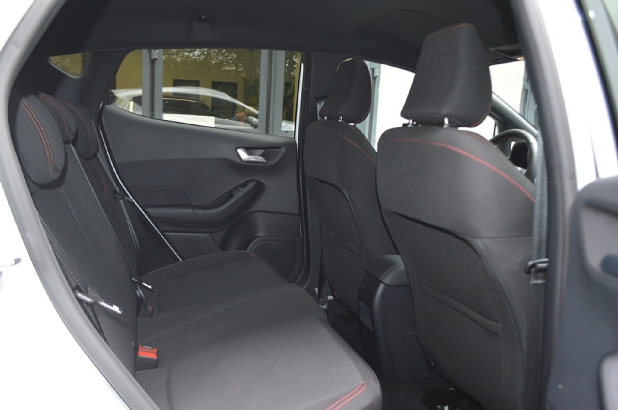 listing desktop thumbnail image 8