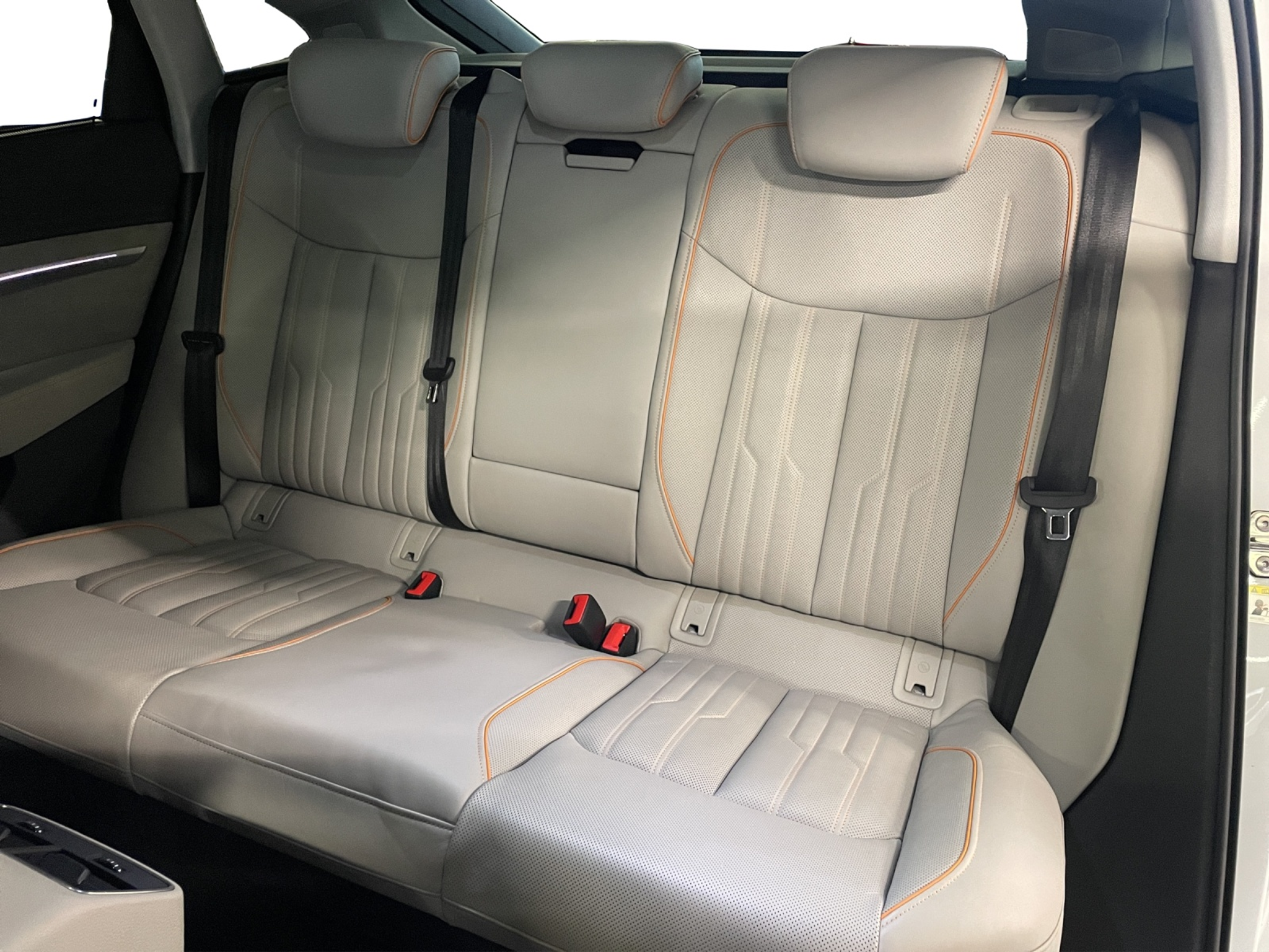 listing desktop thumbnail image 11