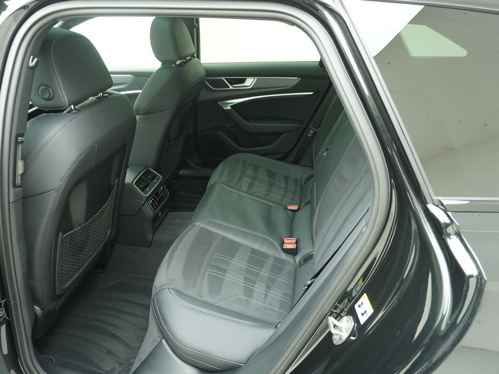 listing desktop thumbnail image 11