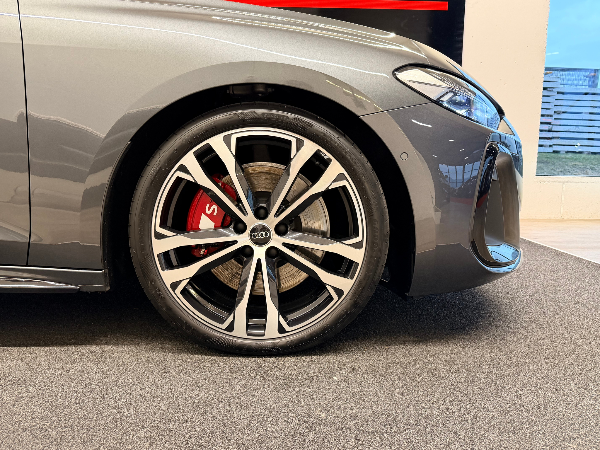 listing desktop thumbnail image 5