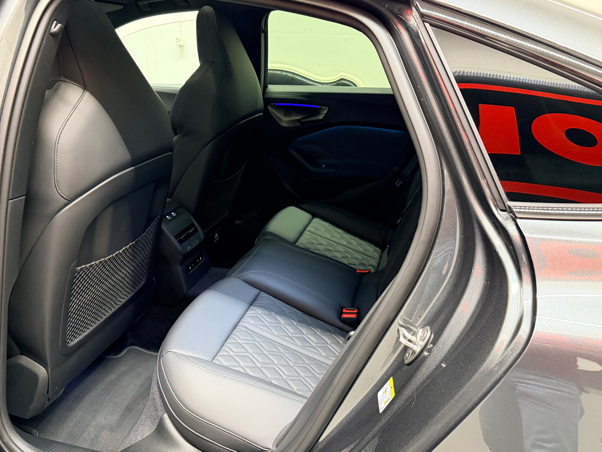 listing desktop thumbnail image 18