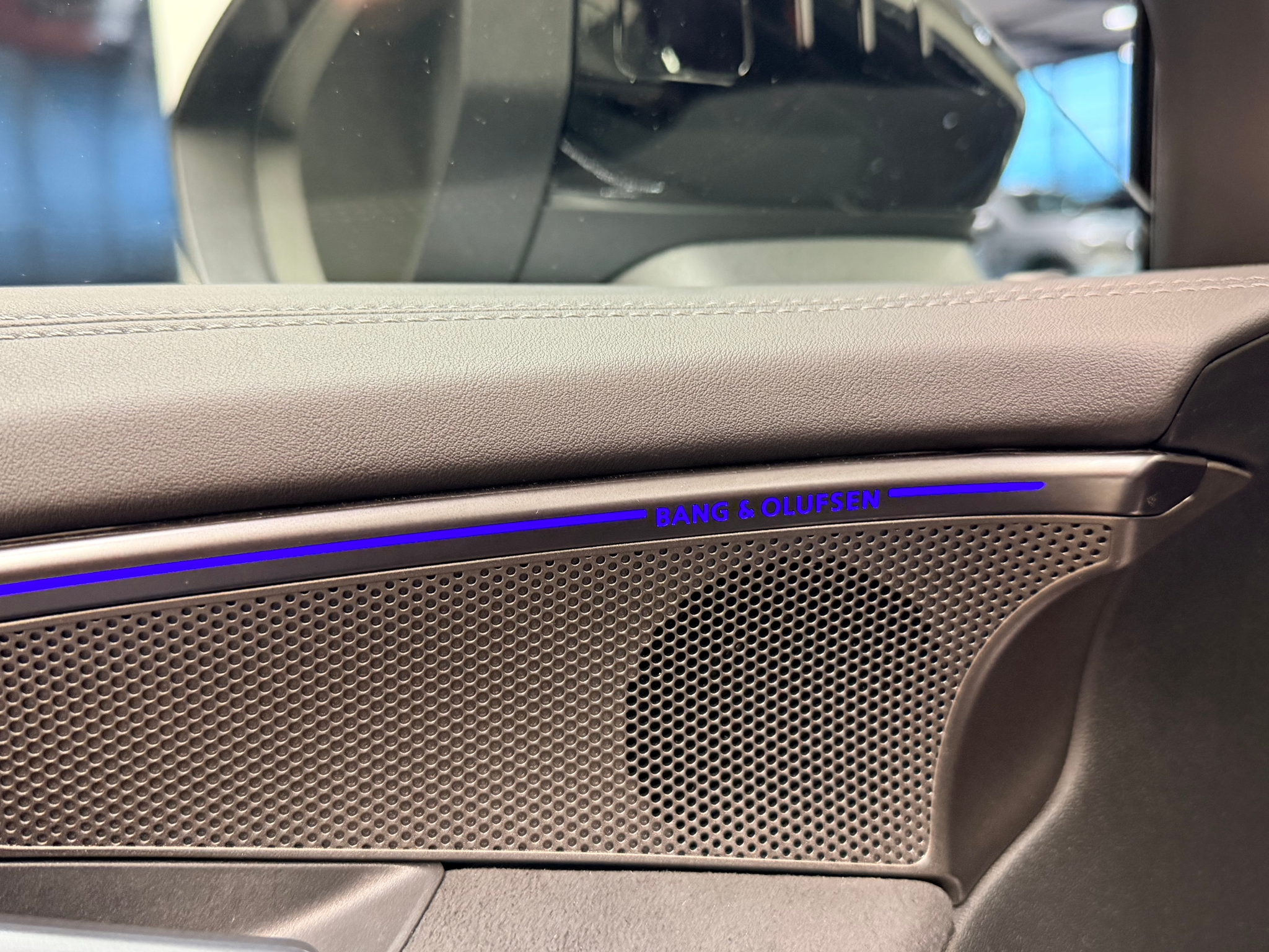 listing desktop thumbnail image 14