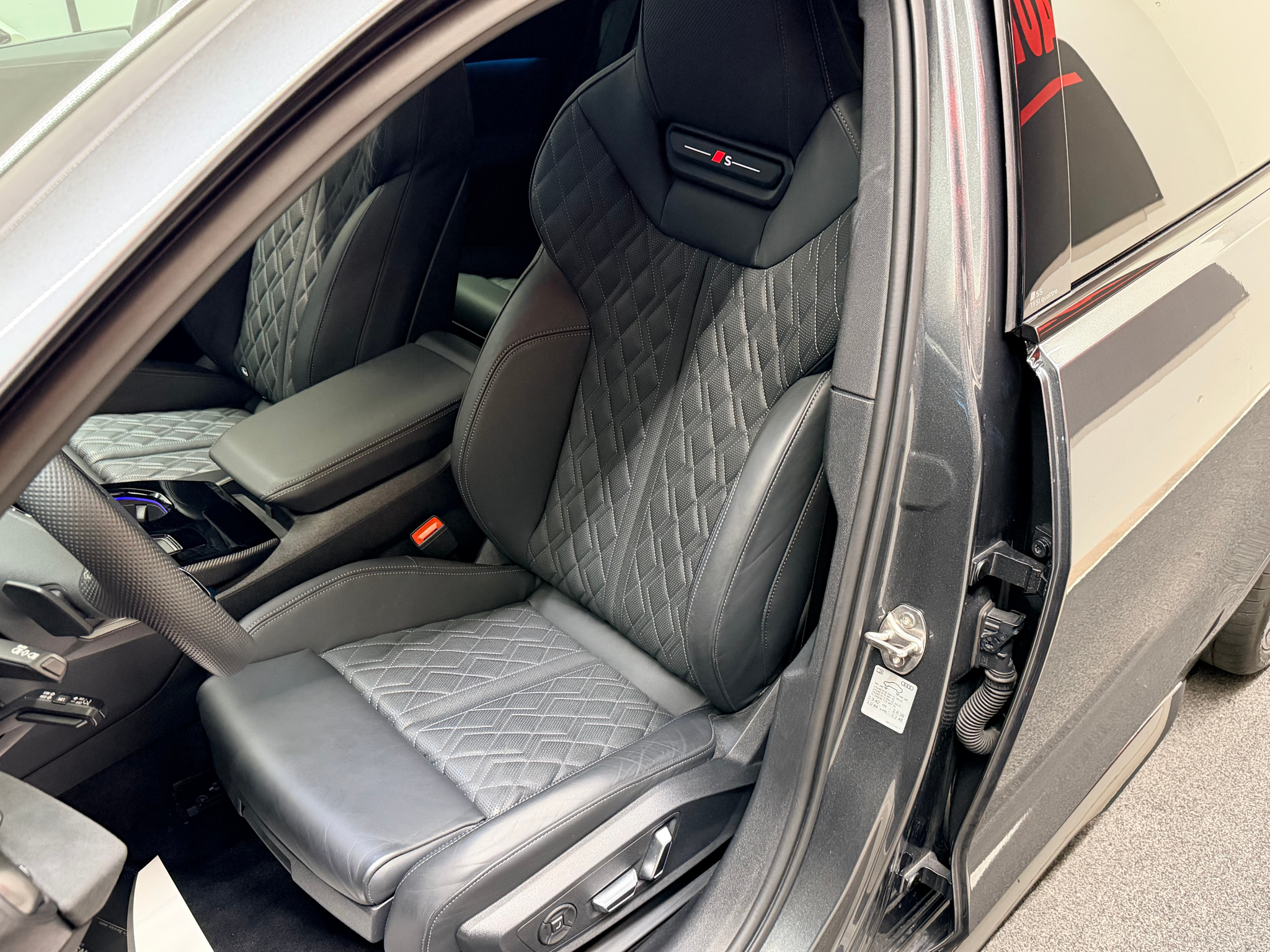 listing desktop thumbnail image 17