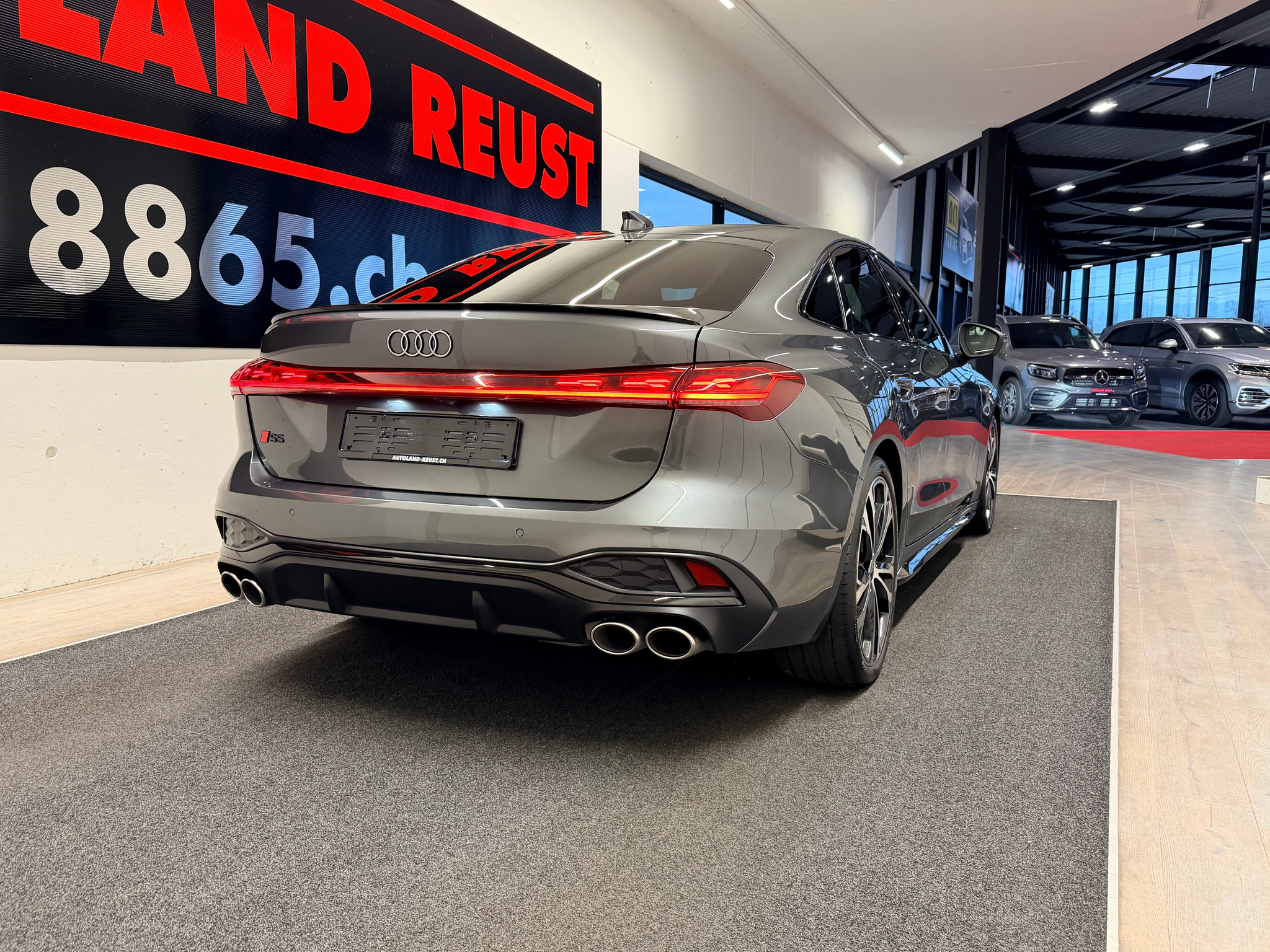 listing desktop thumbnail image 6