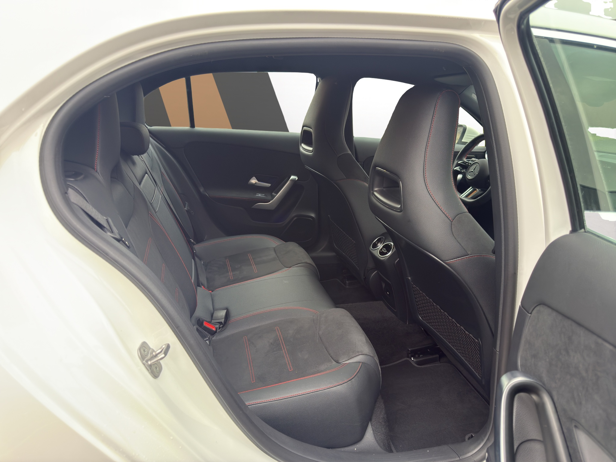 listing desktop thumbnail image 11