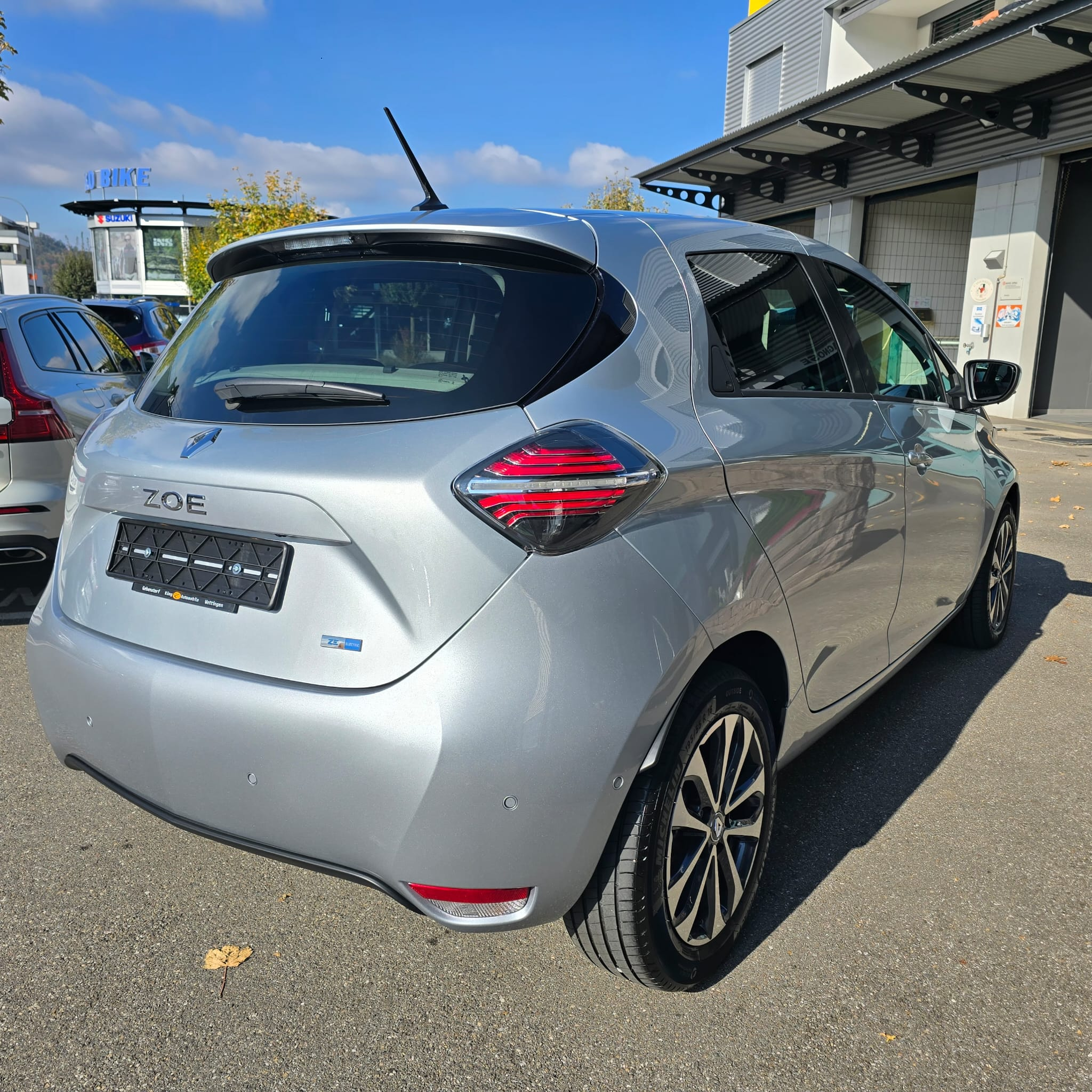 listing desktop thumbnail image 8