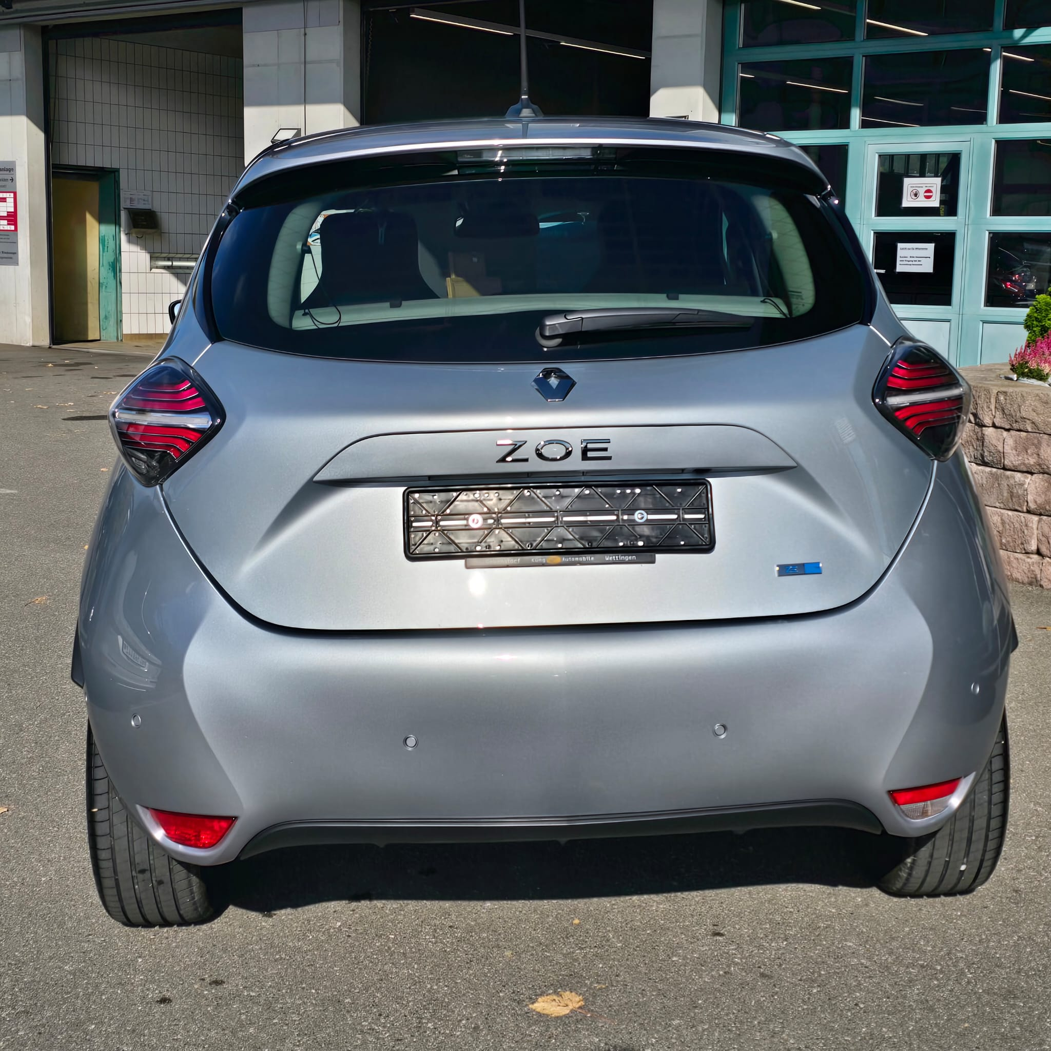 listing desktop thumbnail image 6