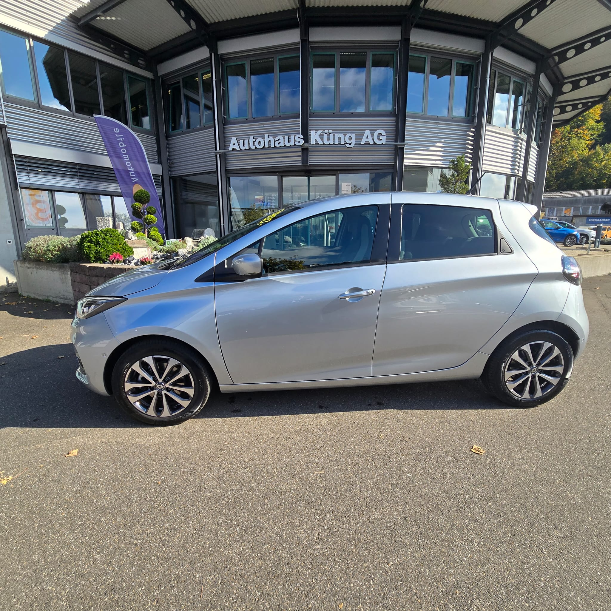 listing desktop thumbnail image 9