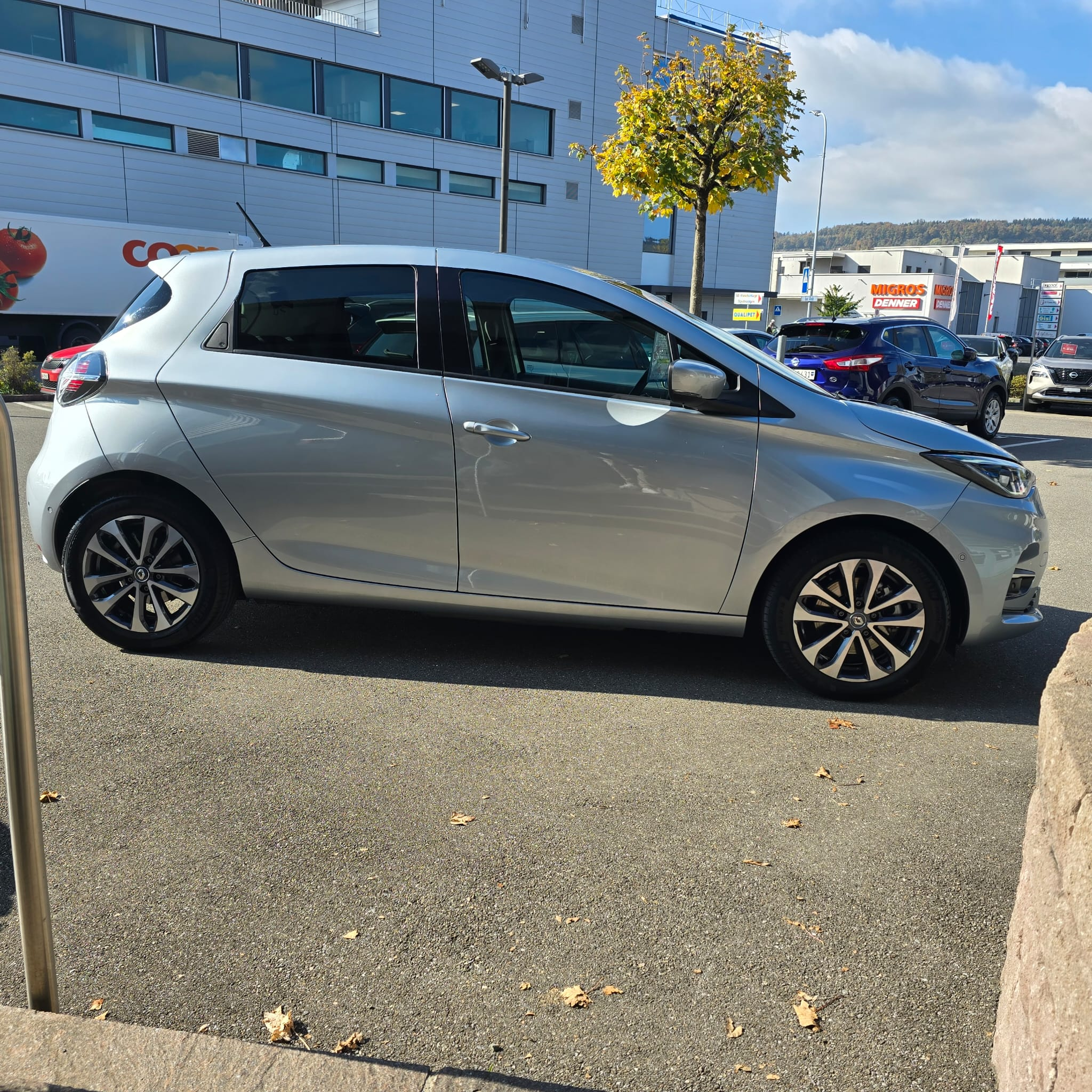 listing desktop thumbnail image 4