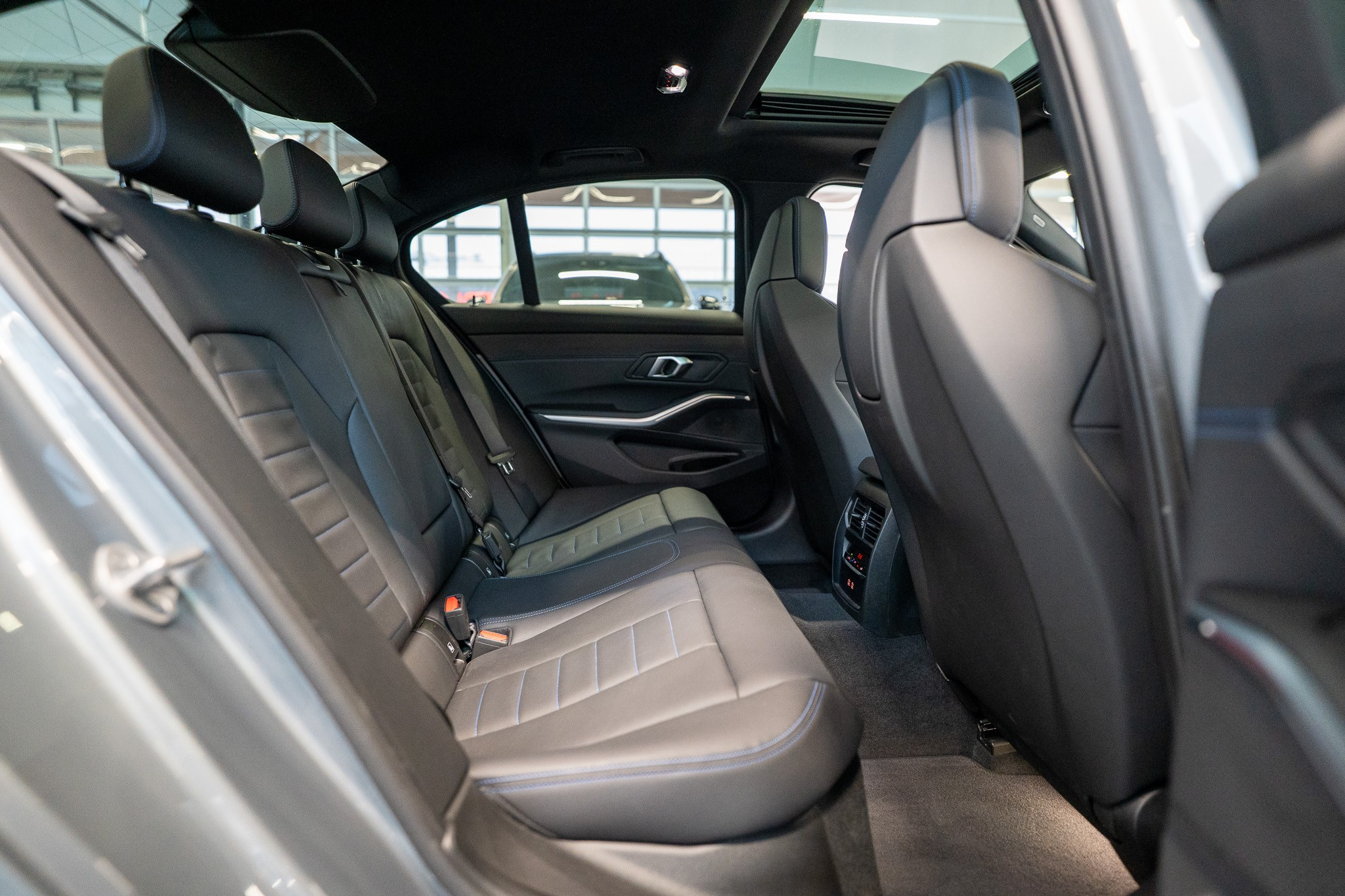 listing desktop thumbnail image 13