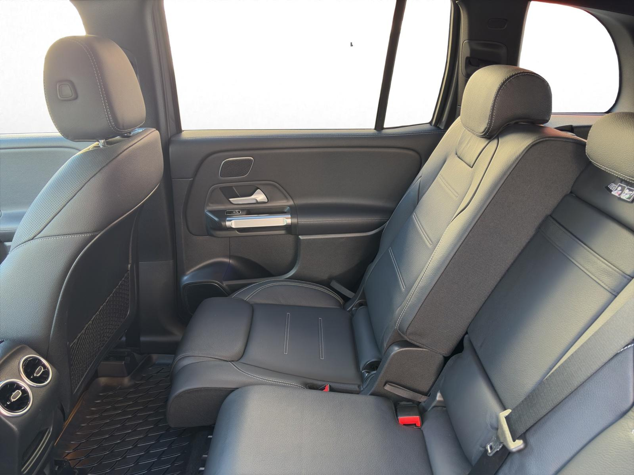 listing desktop thumbnail image 14