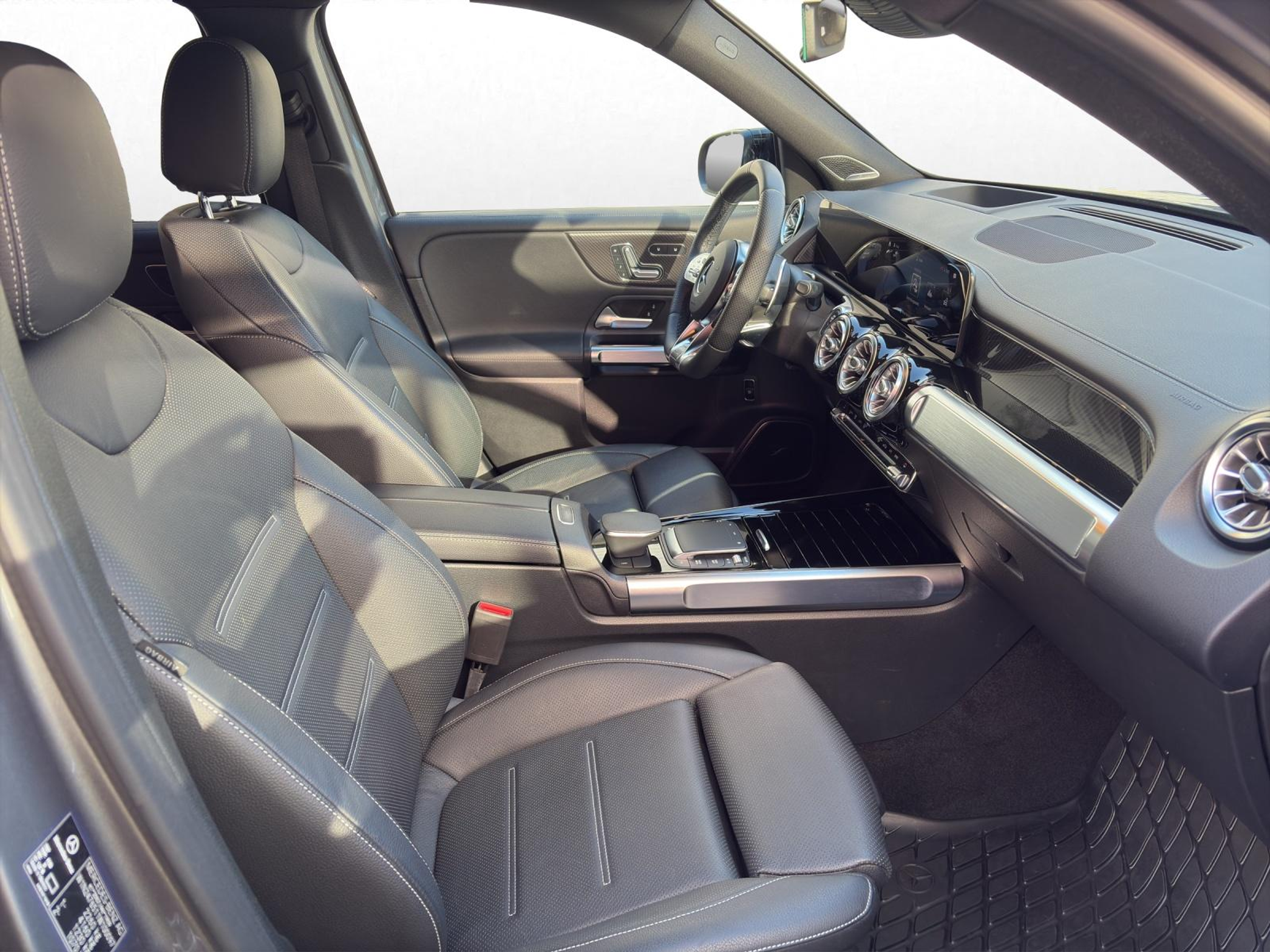 listing desktop thumbnail image 15