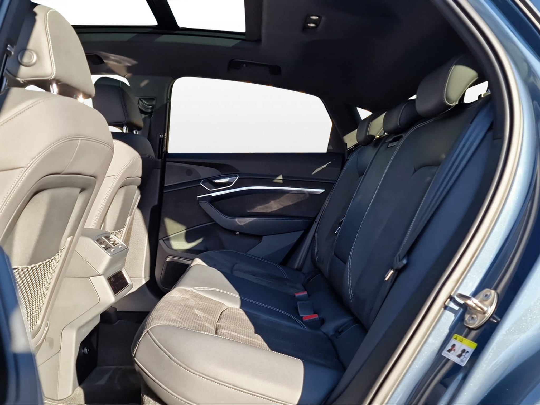 listing desktop thumbnail image 10