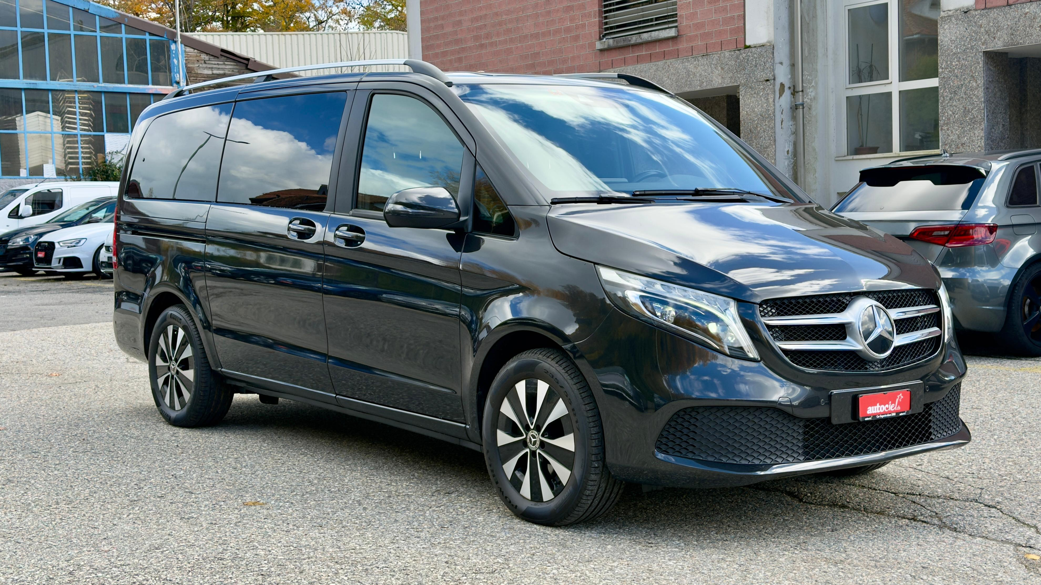 listing desktop thumbnail image 6